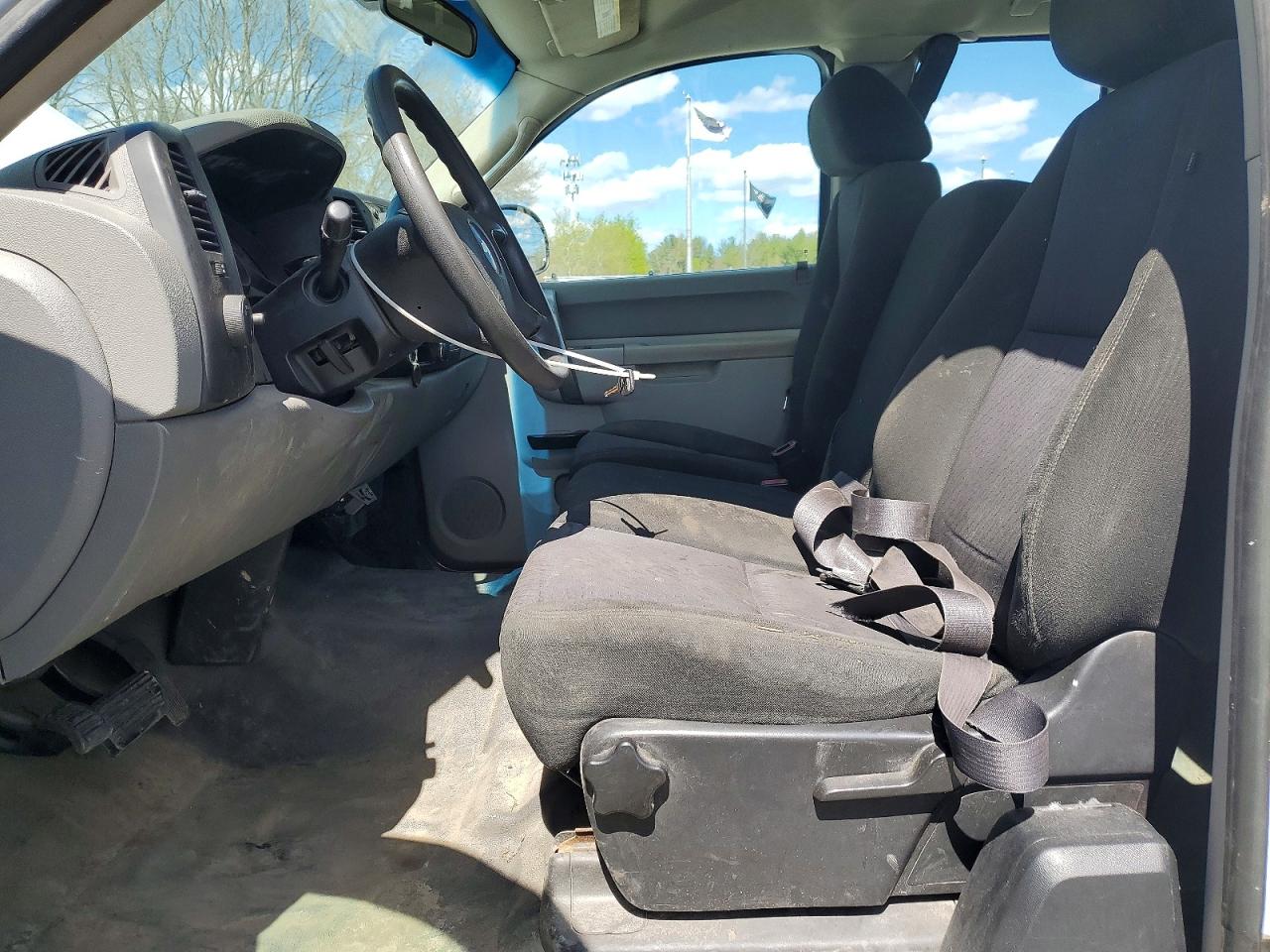 2011 Chevrolet Silverado C1500 White vin: 1GCRCPEX5BZ430330