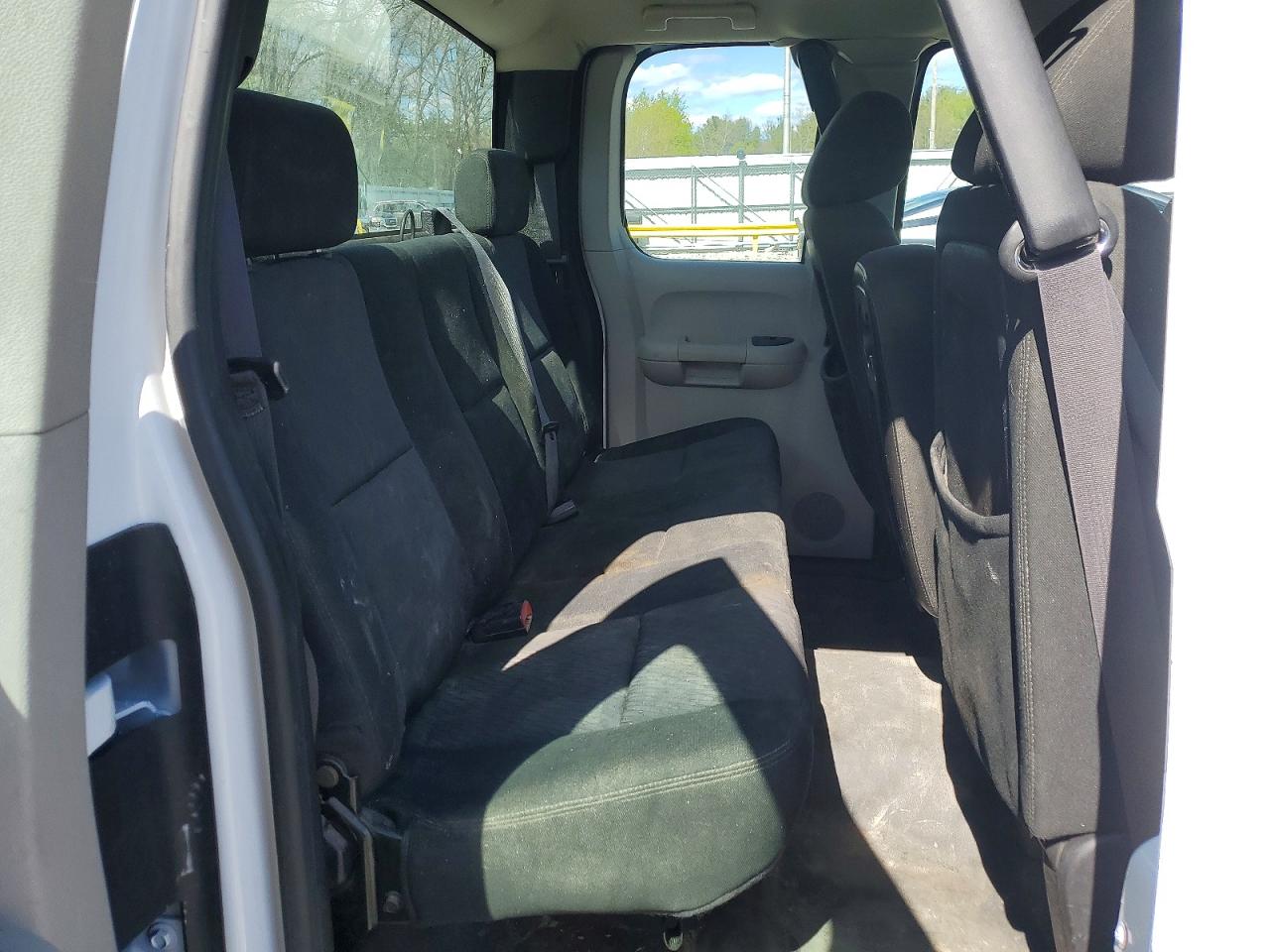 2011 Chevrolet Silverado C1500 White vin: 1GCRCPEX5BZ430330