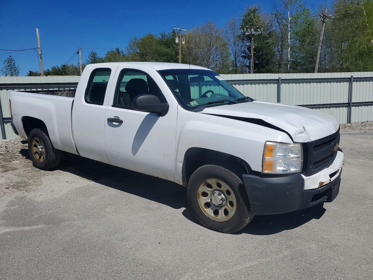 2011 Chevrolet Silverado C1500 White vin: 1GCRCPEX5BZ430330