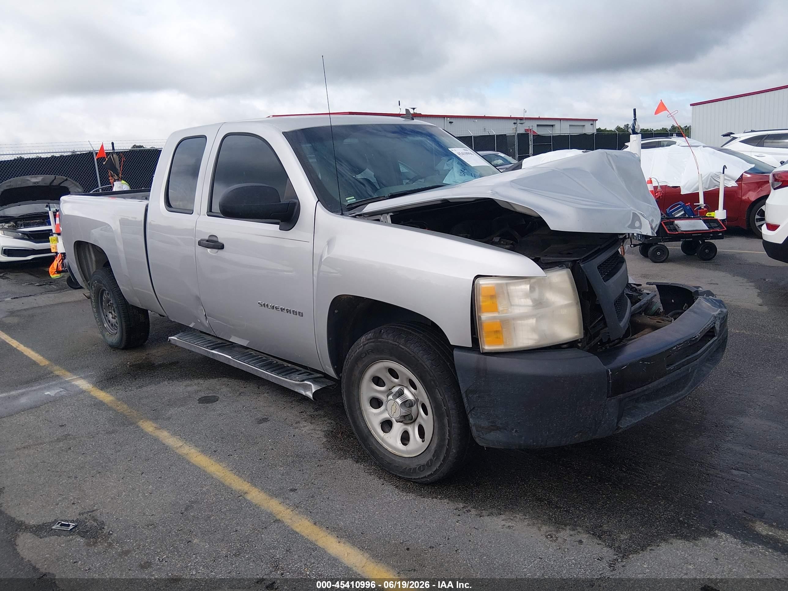 2011 Chevrolet Silverado 1500 Work Truck Silver vin: 1GCRCPEX6BZ109526