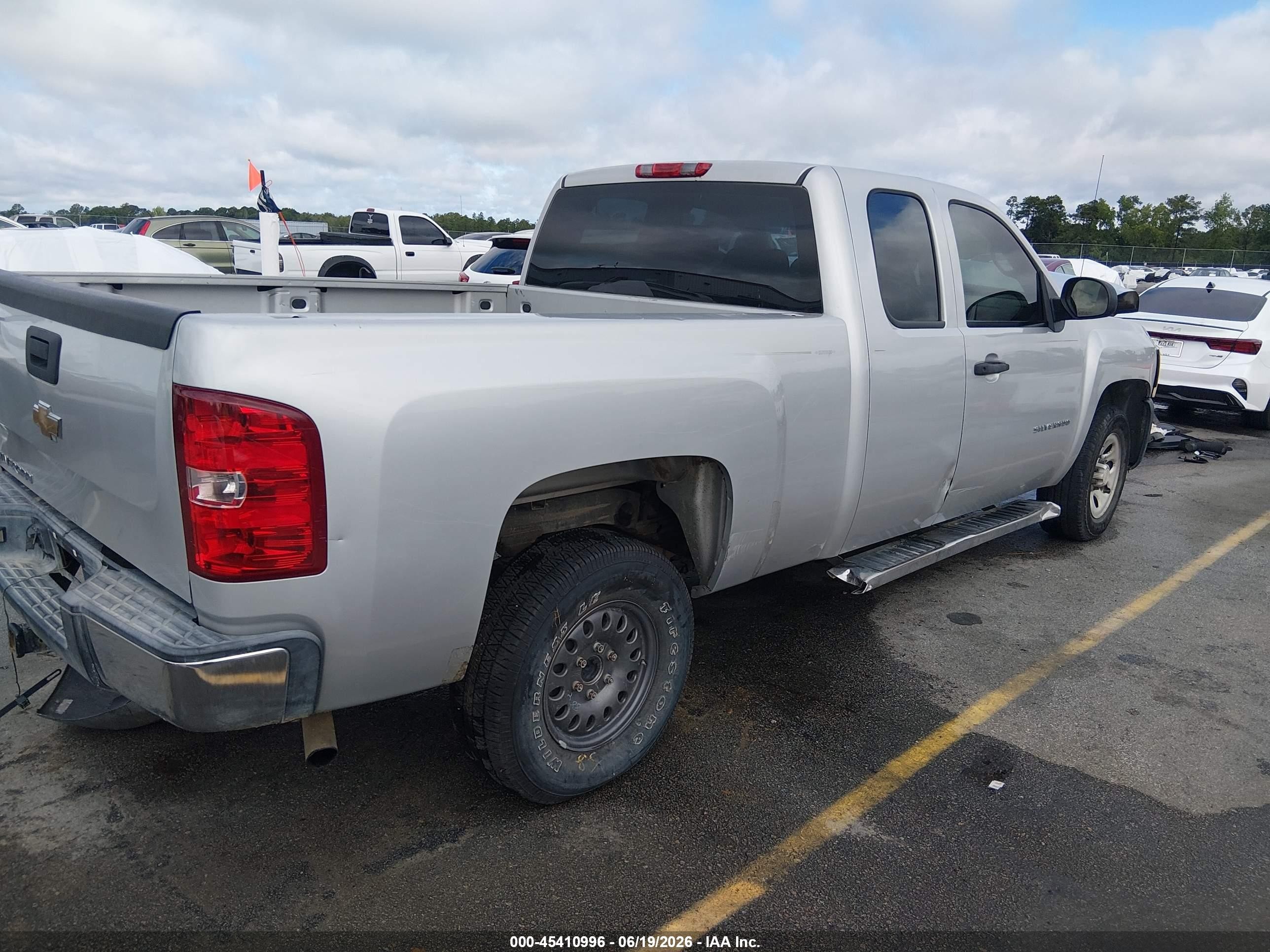 2011 Chevrolet Silverado 1500 Work Truck Silver vin: 1GCRCPEX6BZ109526