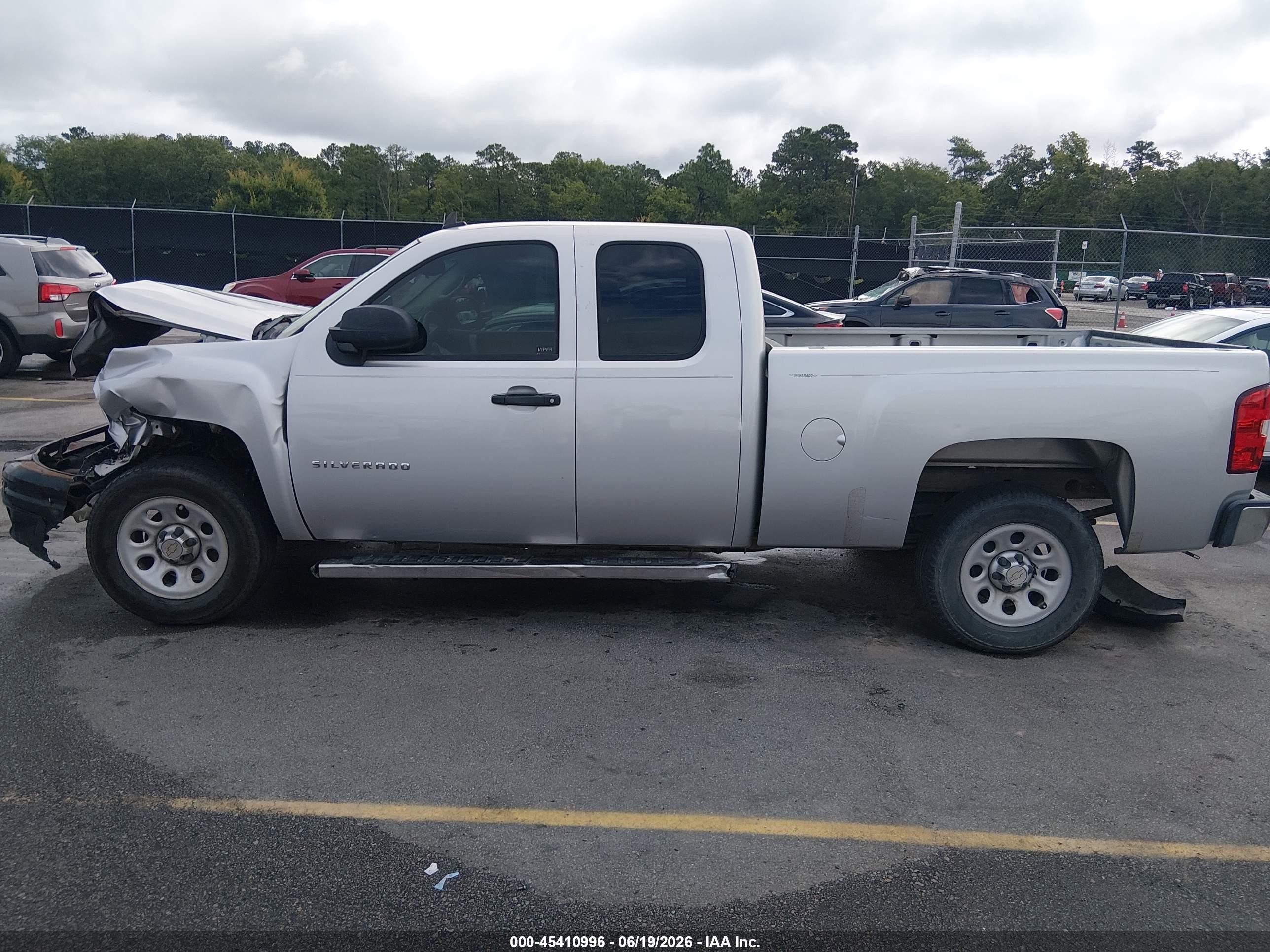 2011 Chevrolet Silverado 1500 Work Truck Silver vin: 1GCRCPEX6BZ109526