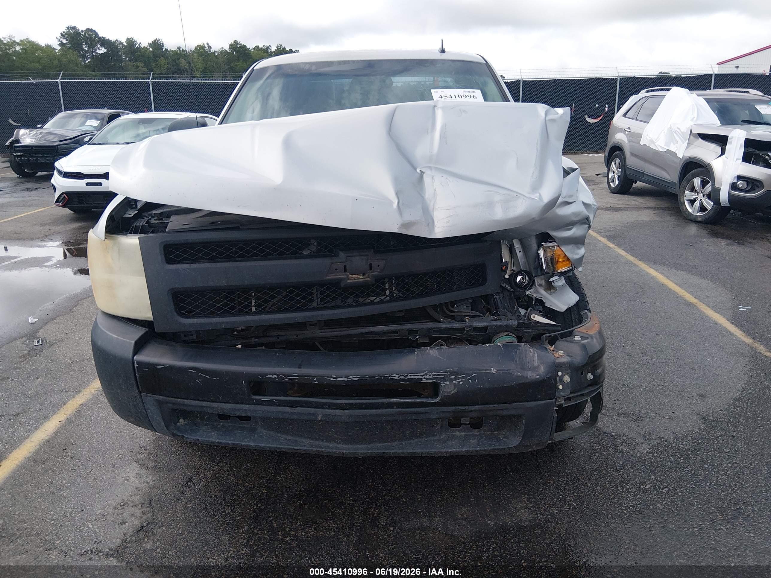 2011 Chevrolet Silverado 1500 Work Truck Silver vin: 1GCRCPEX6BZ109526