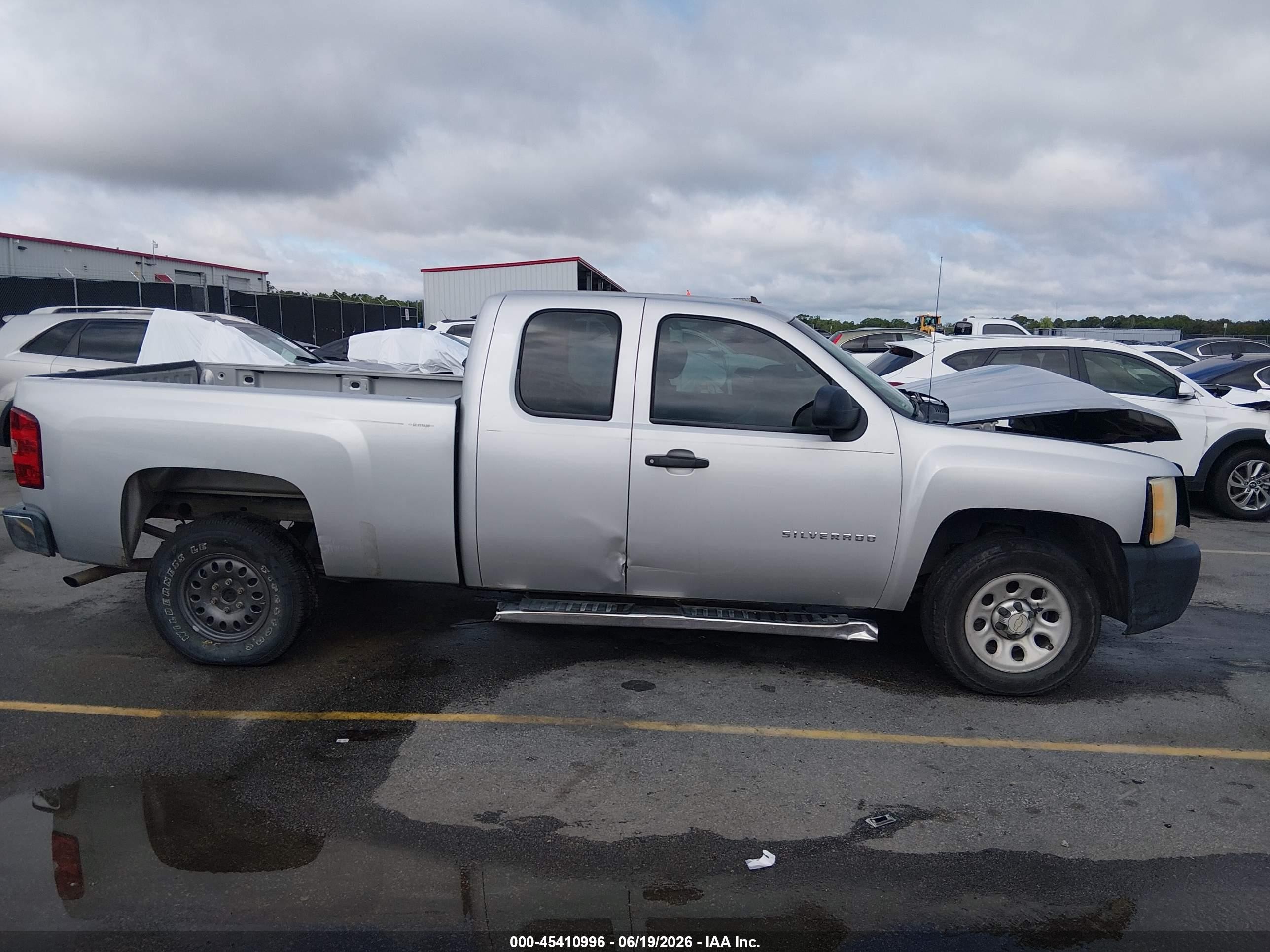 2011 Chevrolet Silverado 1500 Work Truck Silver vin: 1GCRCPEX6BZ109526