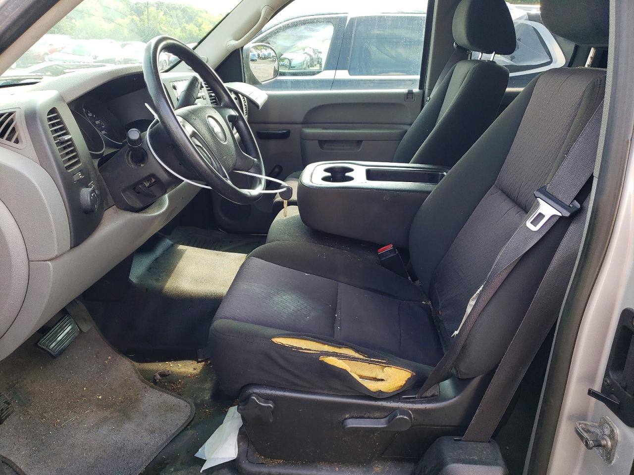 2011 Chevrolet Silverado C1500 Серебряный vin: 1GCRCPEX7BZ413867
