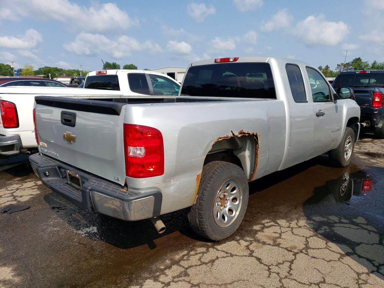 2011 Chevrolet Silverado C1500 Серебряный vin: 1GCRCPEX7BZ413867