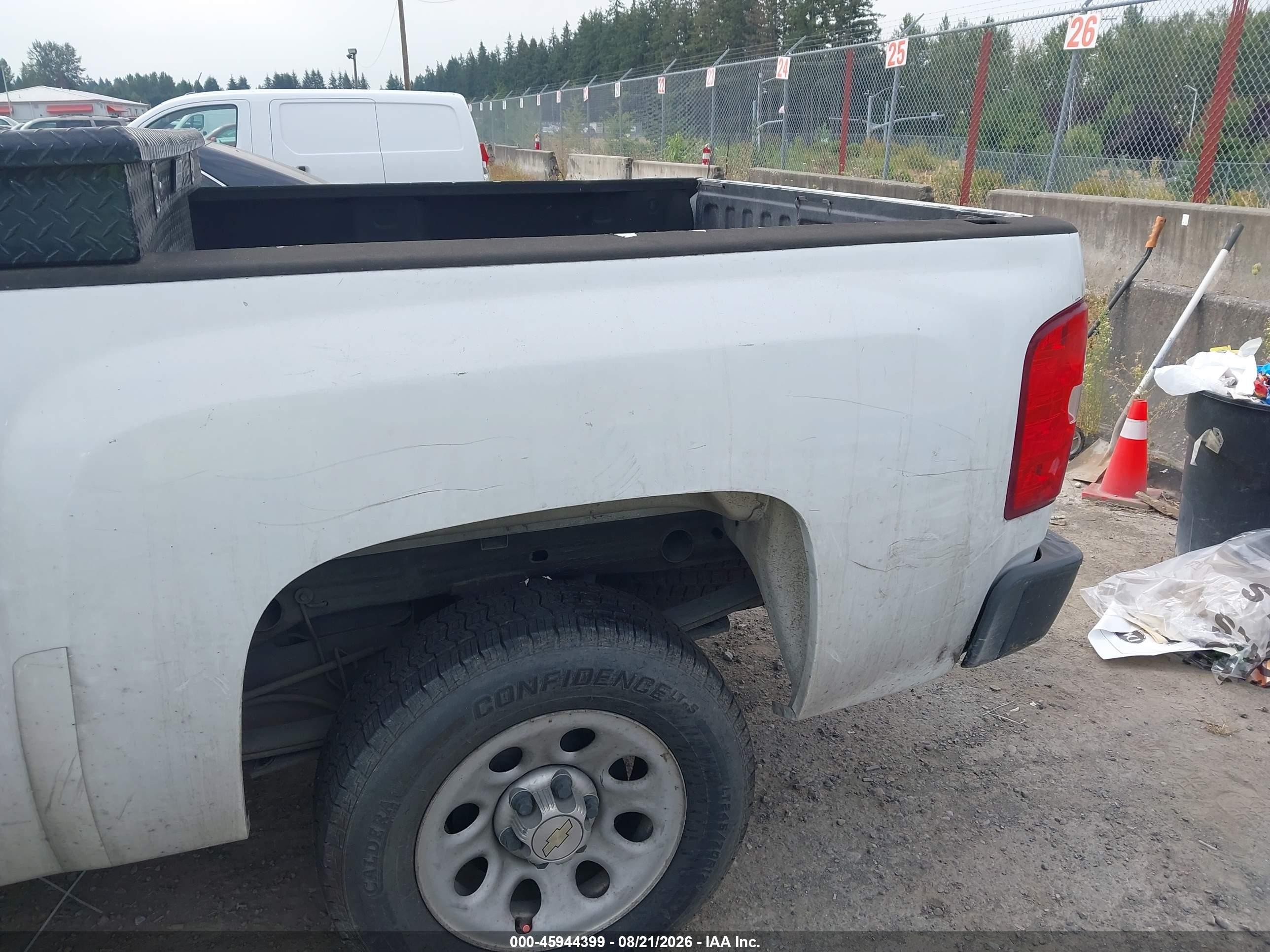 2012 Chevrolet Silverado 1500 Work Truck White vin: 1GCRCPEX8CZ102935