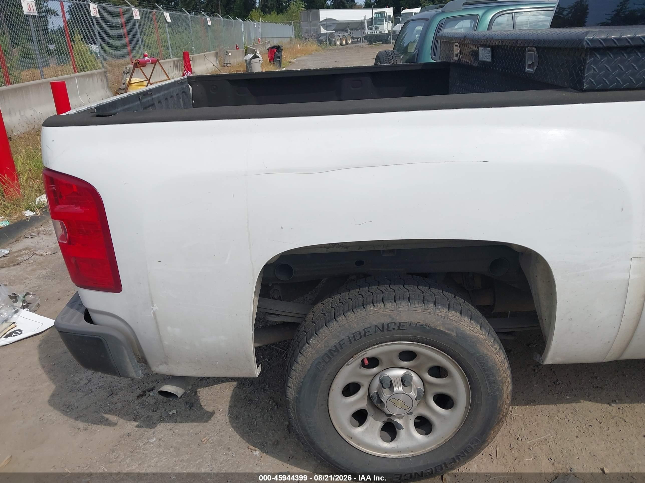 2012 Chevrolet Silverado 1500 Work Truck White vin: 1GCRCPEX8CZ102935