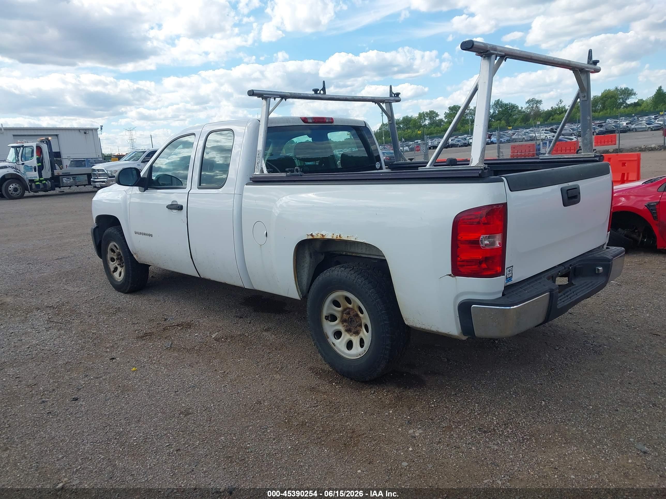 2013 Chevrolet Silverado 1500 Work Truck White vin: 1GCRCPEX9DZ149487