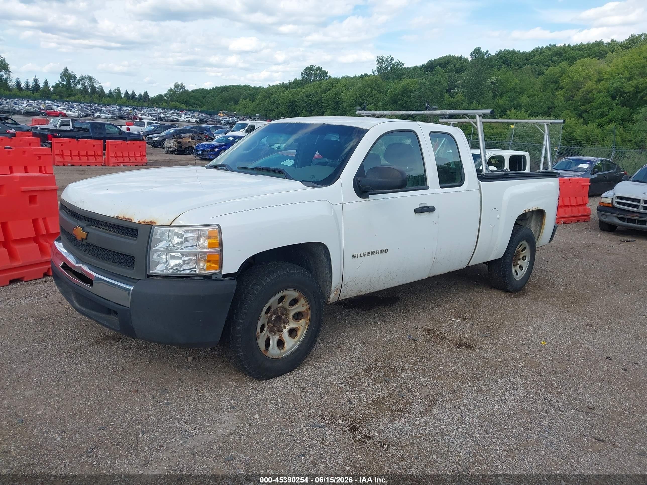 2013 Chevrolet Silverado 1500 Work Truck White vin: 1GCRCPEX9DZ149487