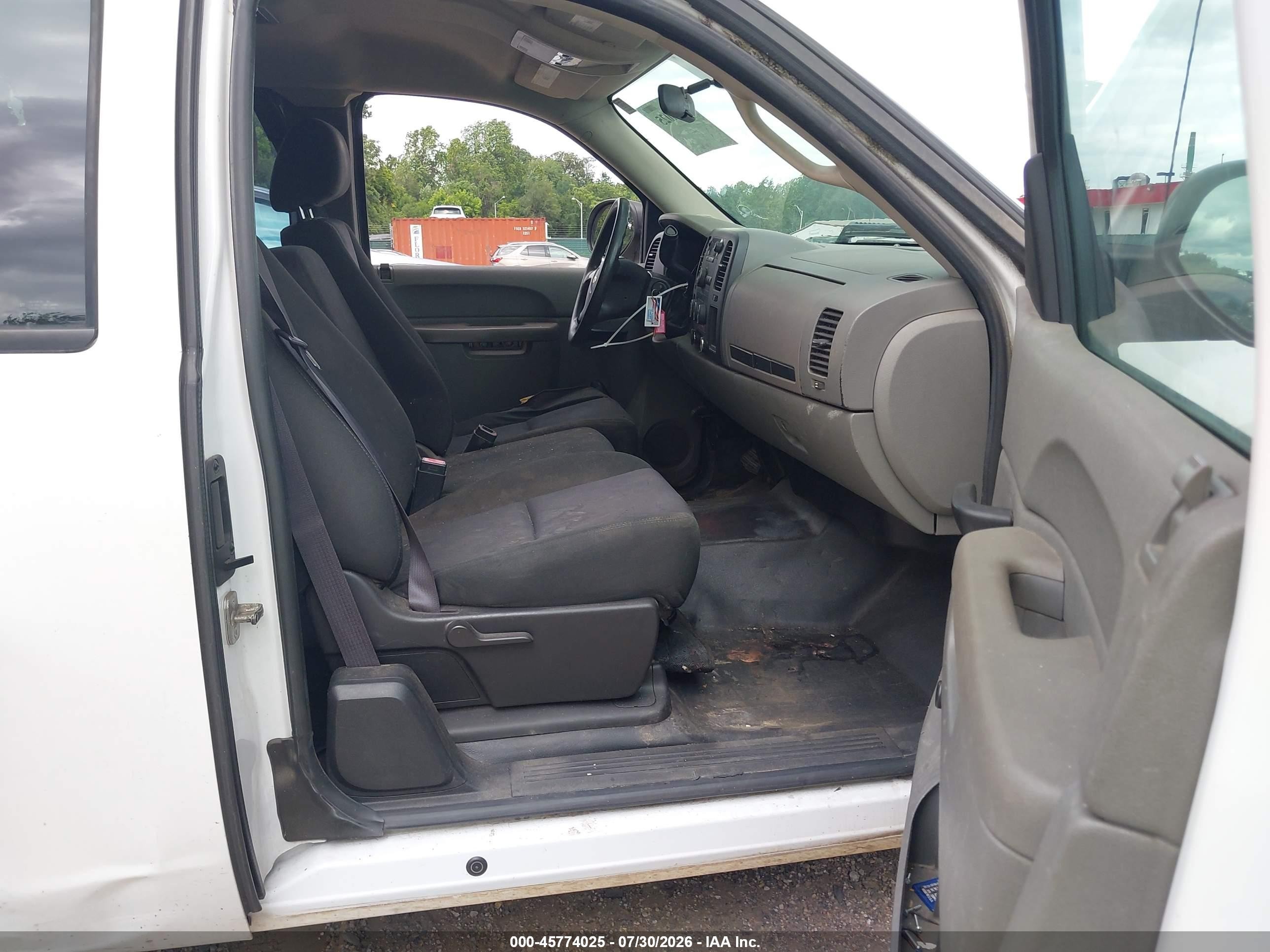 2012 Chevrolet Silverado 1500 Work Truck White vin: 1GCRCPEXXCZ341659