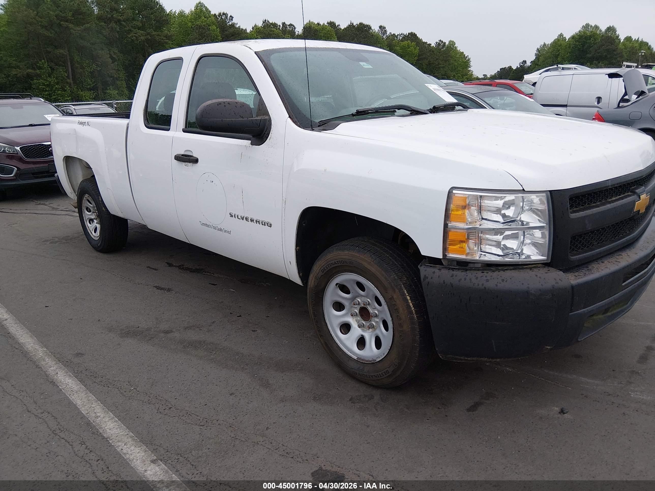2013 Chevrolet Silverado 1500 Work Truck White vin: 1GCRCPEXXDZ147344