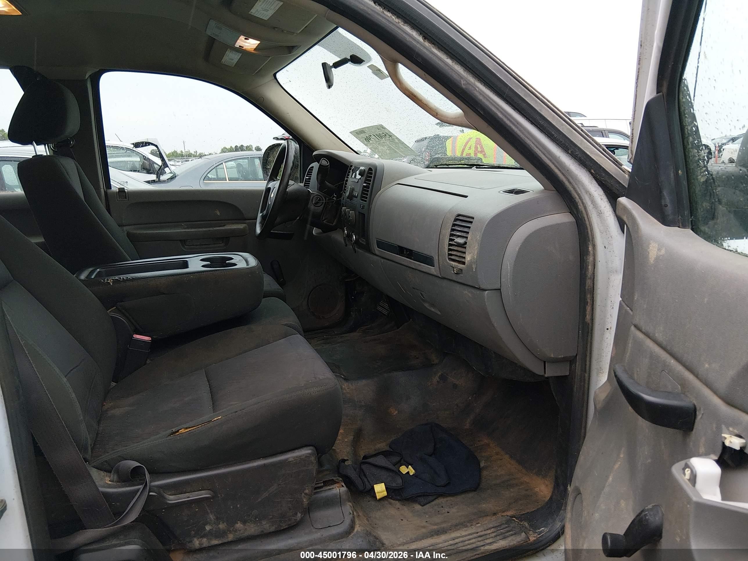 2013 Chevrolet Silverado 1500 Work Truck White vin: 1GCRCPEXXDZ147344