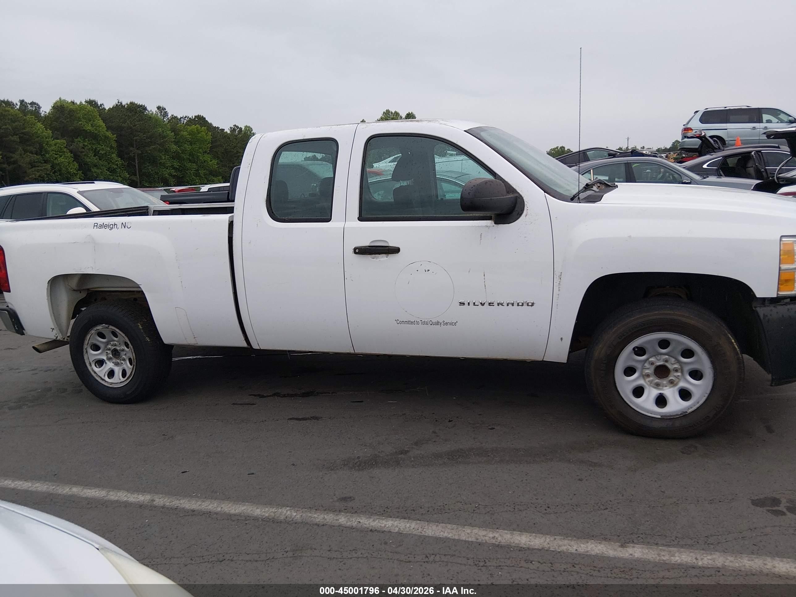 2013 Chevrolet Silverado 1500 Work Truck White vin: 1GCRCPEXXDZ147344