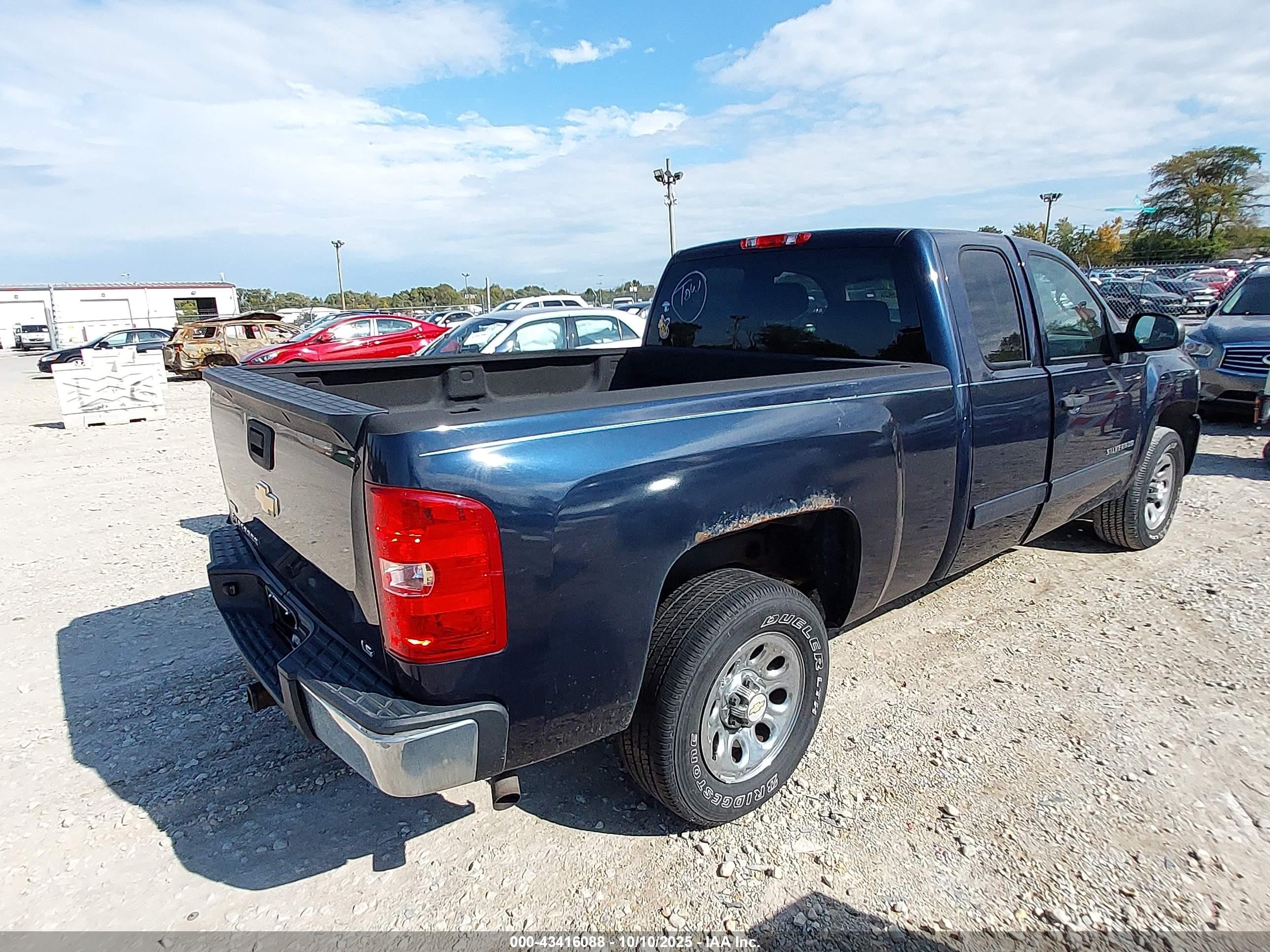 2011 Chevrolet Silverado 1500 Ls Dark Blue vin: 1GCRCREA0BZ384414
