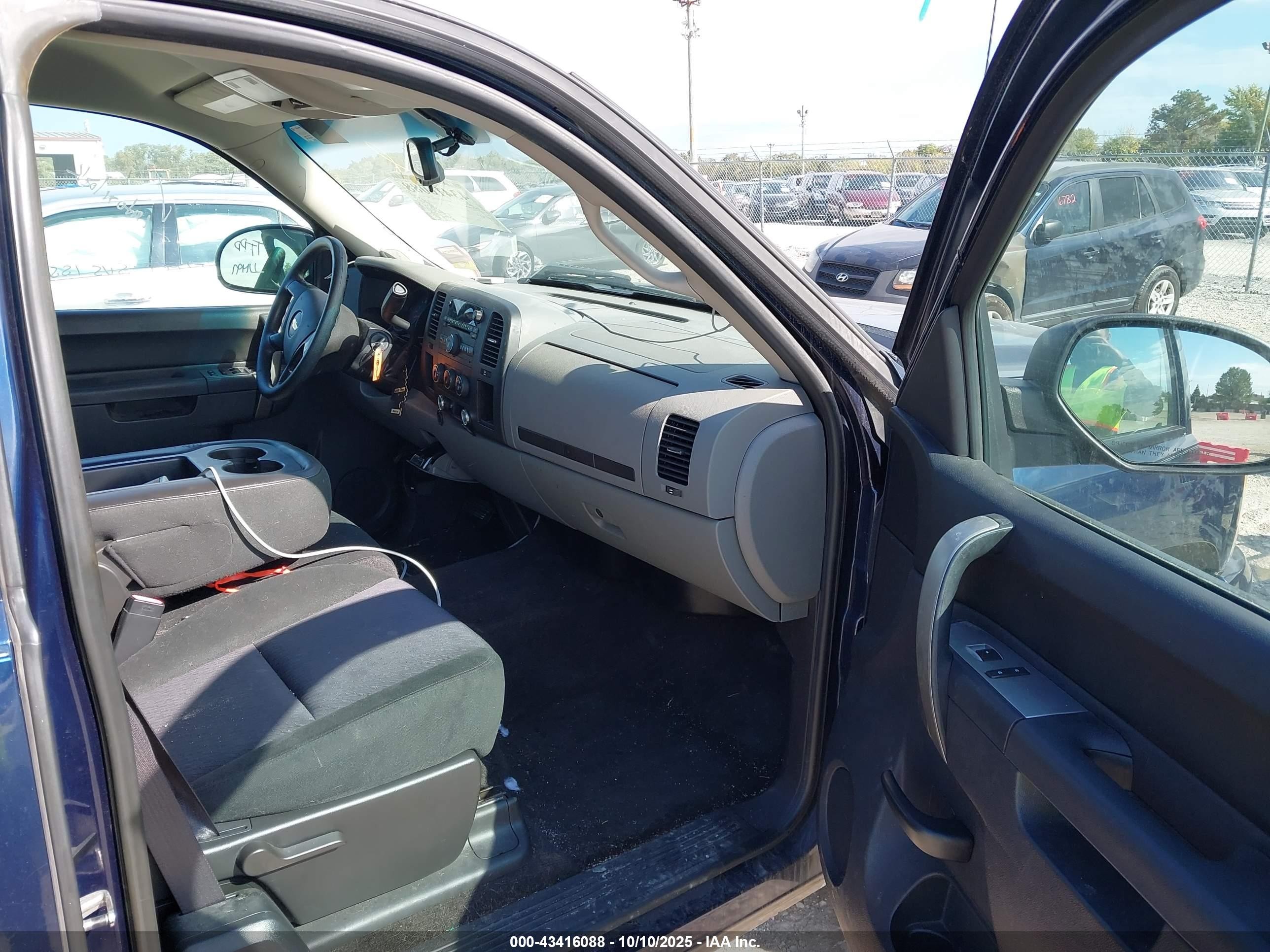 2011 Chevrolet Silverado 1500 Ls Dark Blue vin: 1GCRCREA0BZ384414