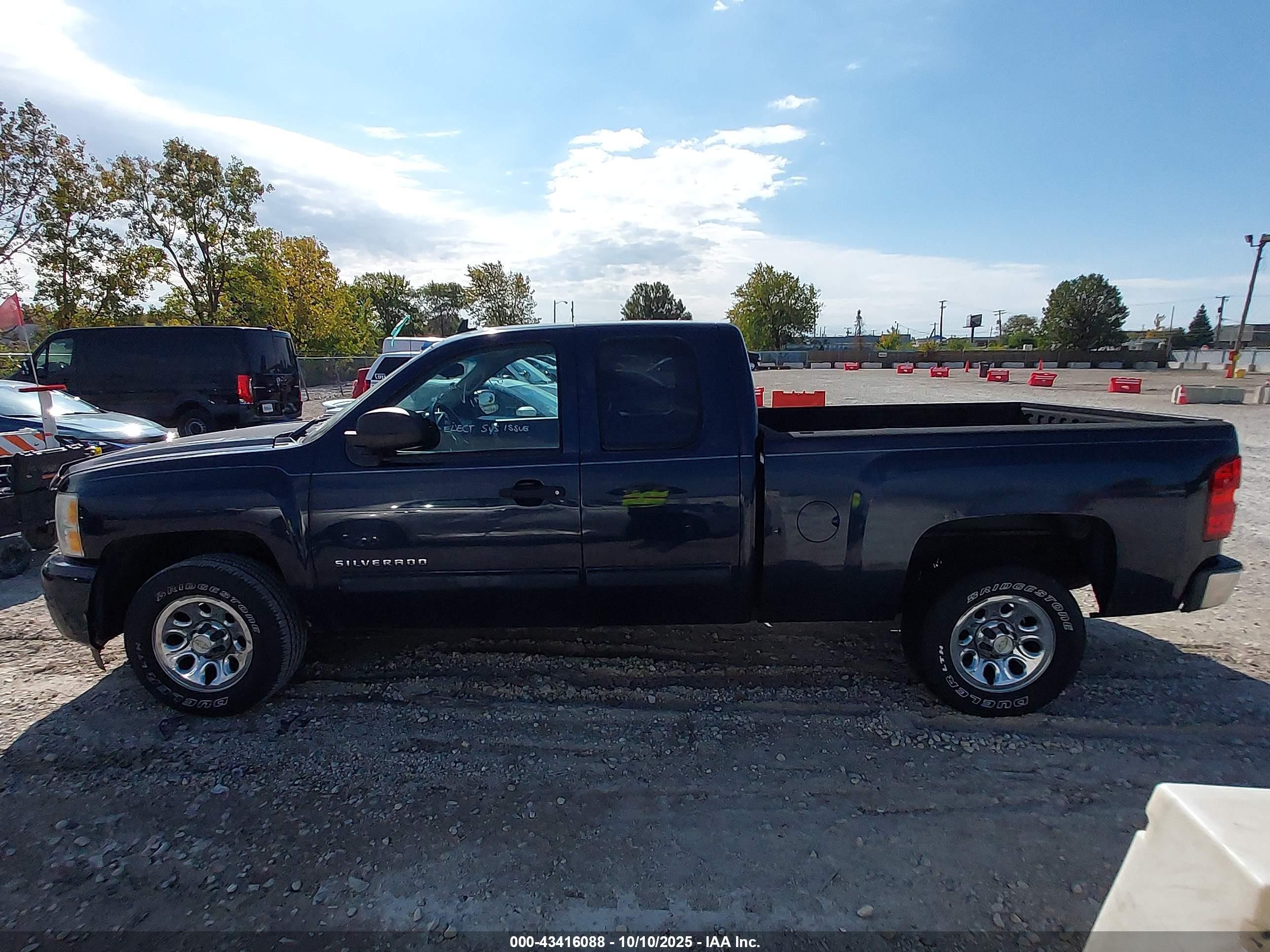 2011 Chevrolet Silverado 1500 Ls Dark Blue vin: 1GCRCREA0BZ384414