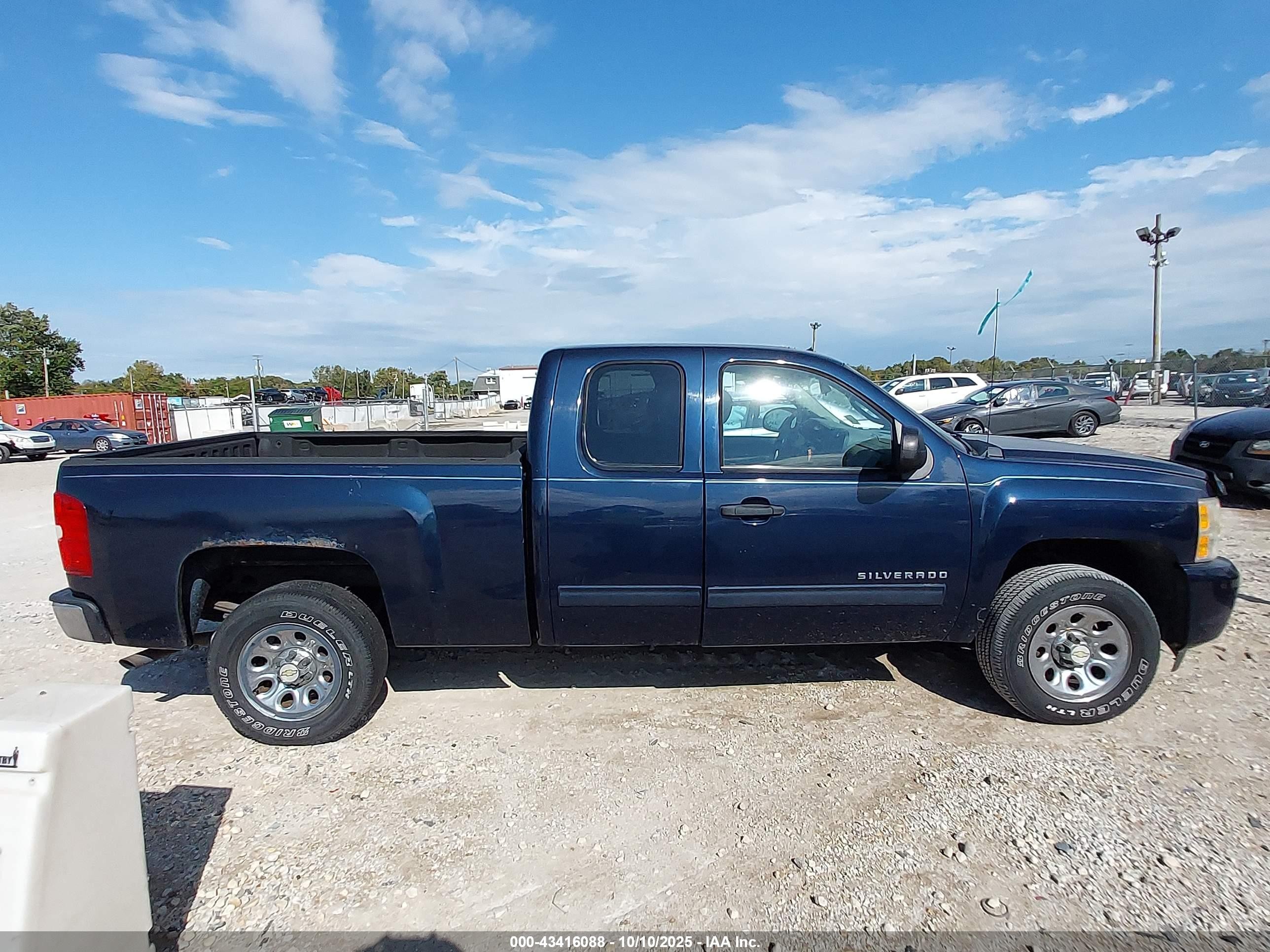 2011 Chevrolet Silverado 1500 Ls Dark Blue vin: 1GCRCREA0BZ384414