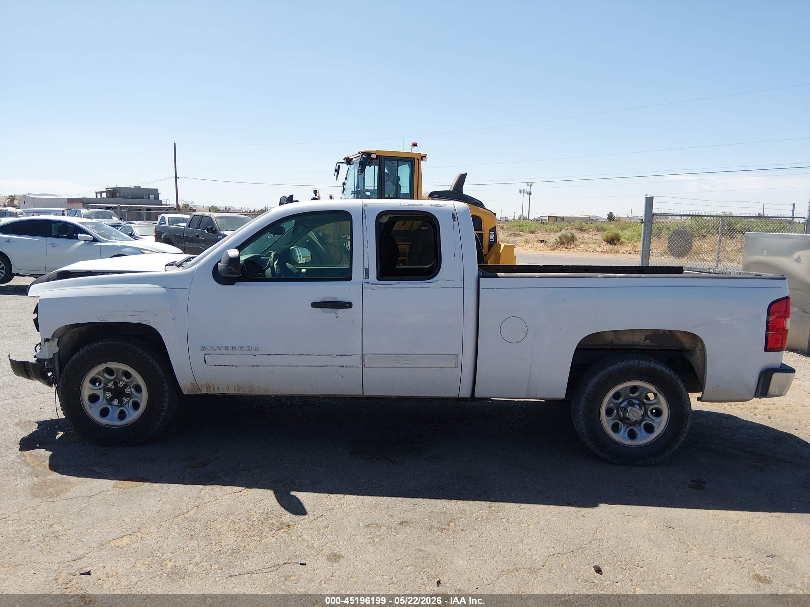 2012 Chevrolet Silverado 1500 Ls White vin: 1GCRCREA1CZ180190