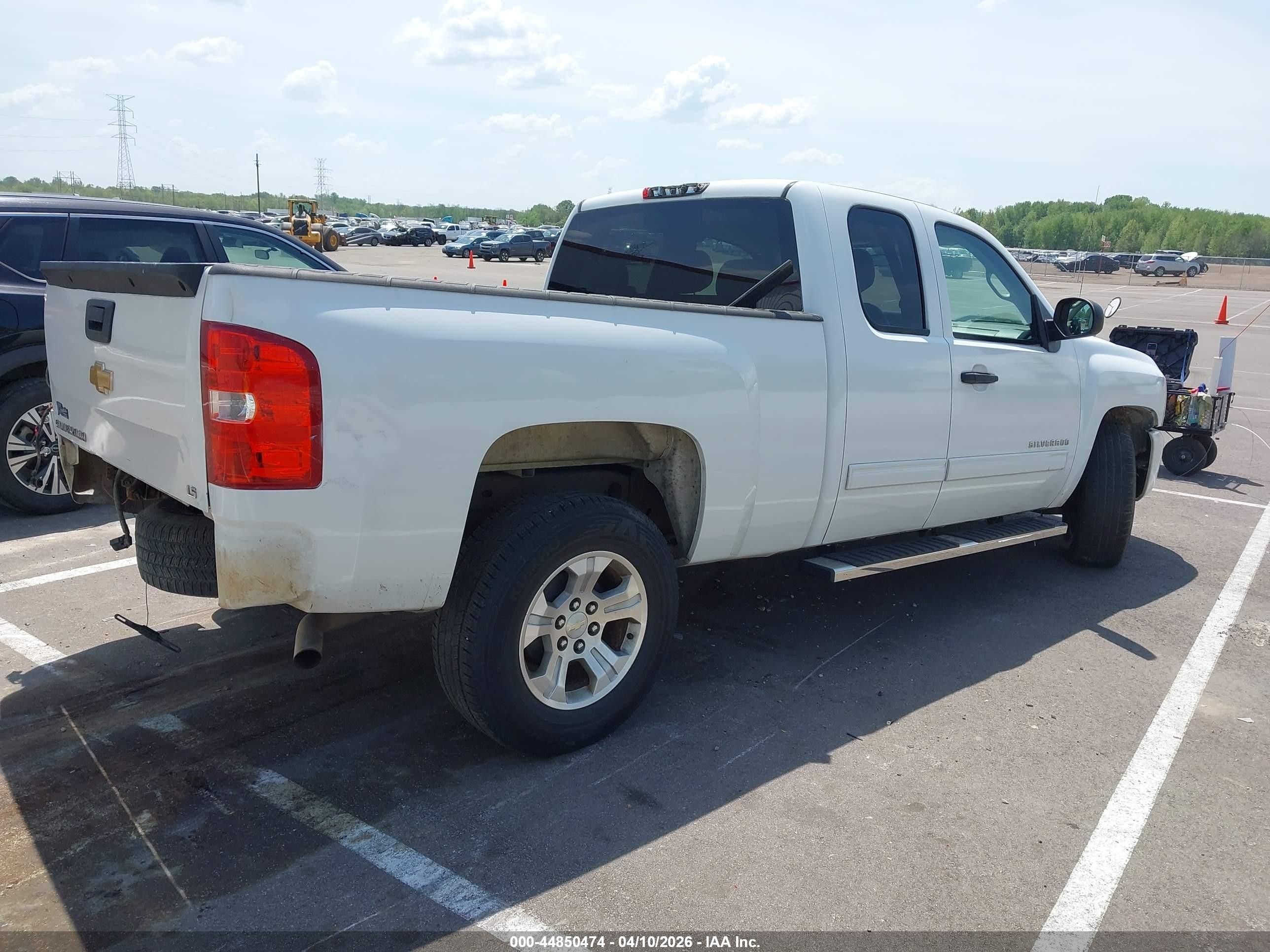 2013 Chevrolet Silverado 1500 Ls White vin: 1GCRCREA2DZ320779