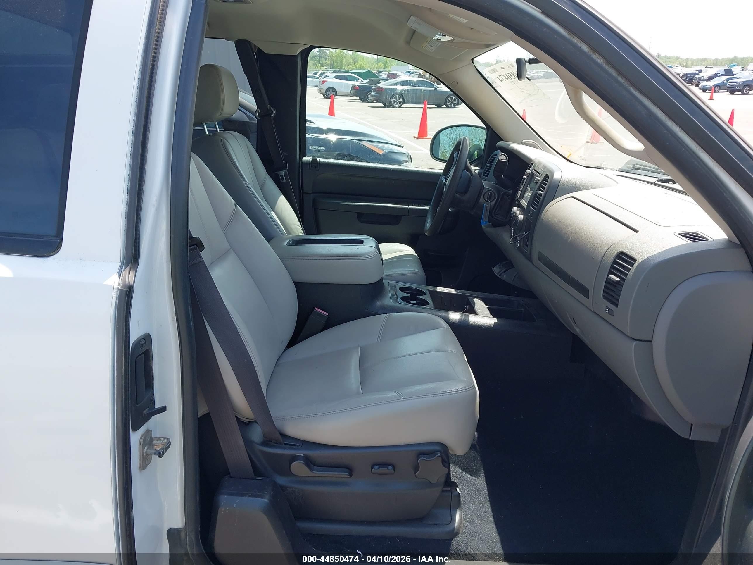 2013 Chevrolet Silverado 1500 Ls White vin: 1GCRCREA2DZ320779