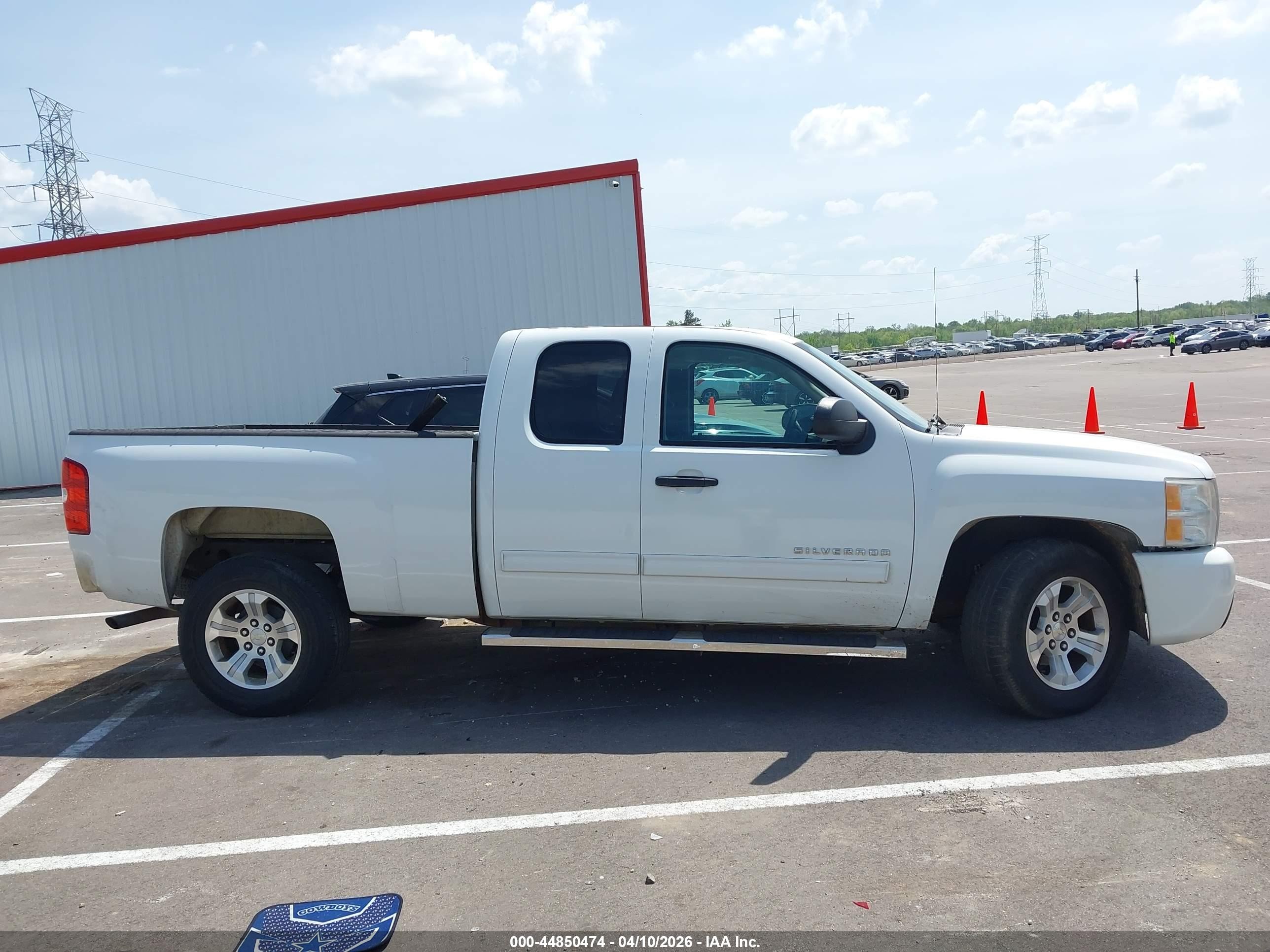 2013 Chevrolet Silverado 1500 Ls White vin: 1GCRCREA2DZ320779