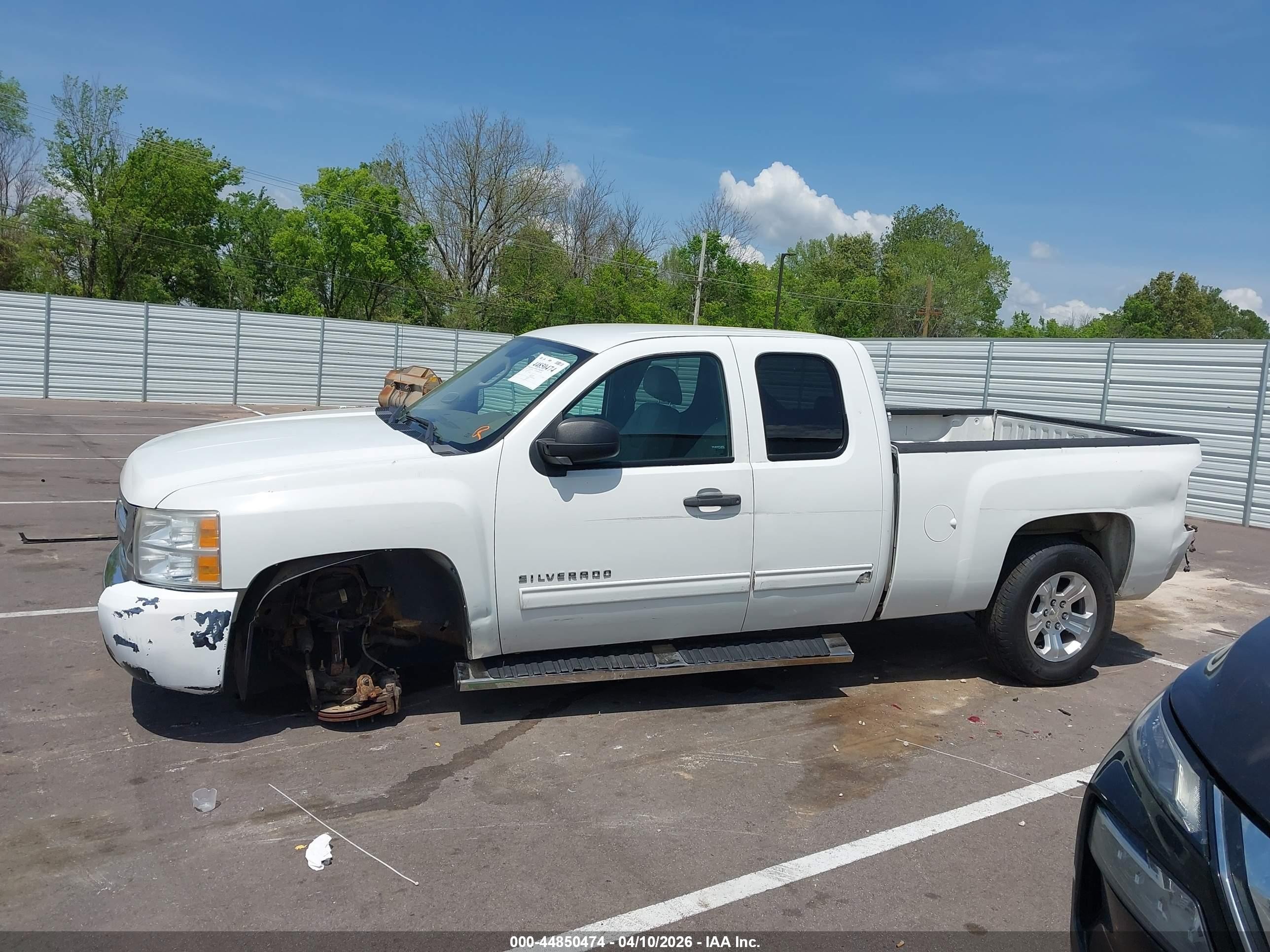 2013 Chevrolet Silverado 1500 Ls White vin: 1GCRCREA2DZ320779