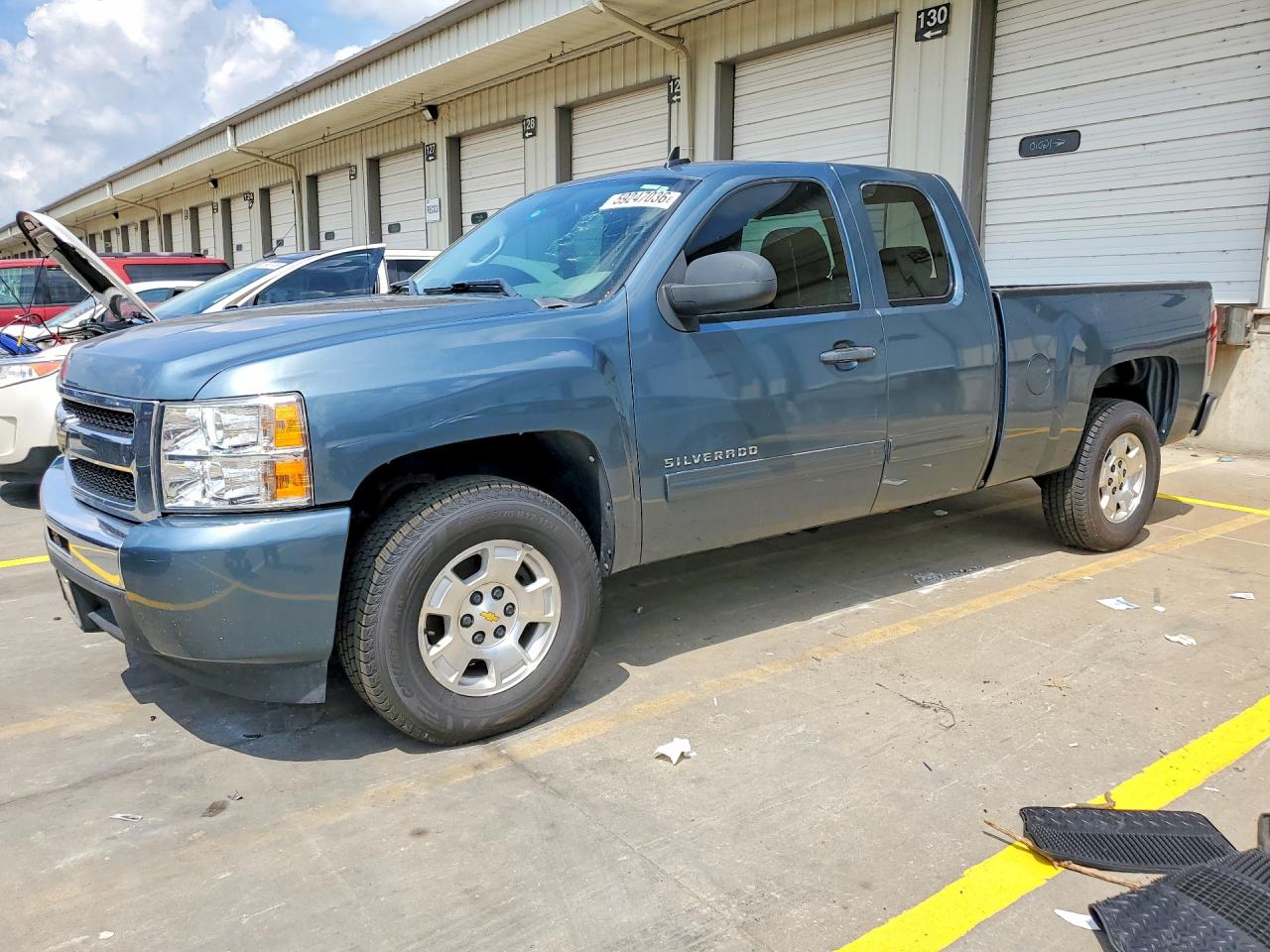 2011 Chevrolet Silverado C1500 Ls Blue vin: 1GCRCREA5BZ183107
