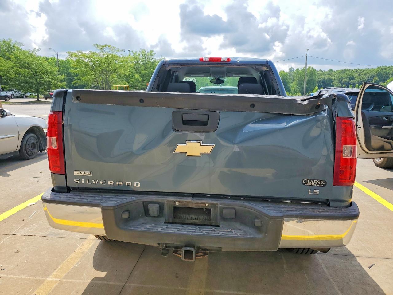 2011 Chevrolet Silverado C1500 Ls Blue vin: 1GCRCREA5BZ183107