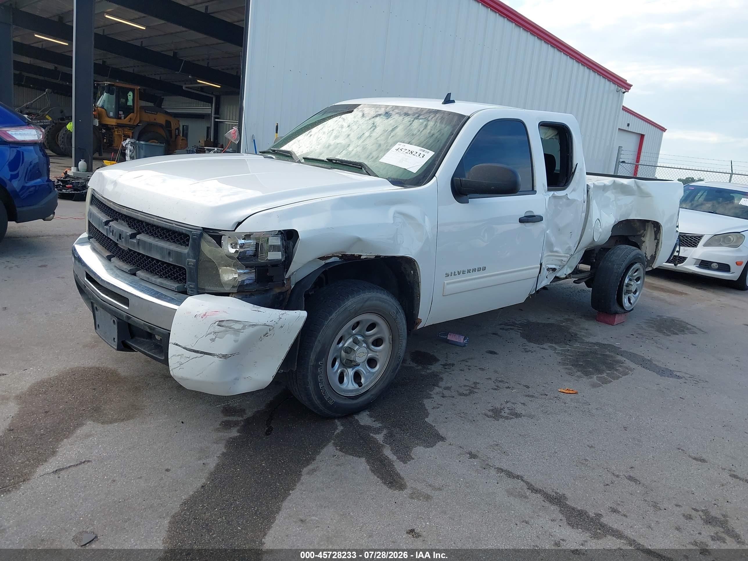 2011 Chevrolet Silverado 1500 Ls White vin: 1GCRCREA5BZ320658