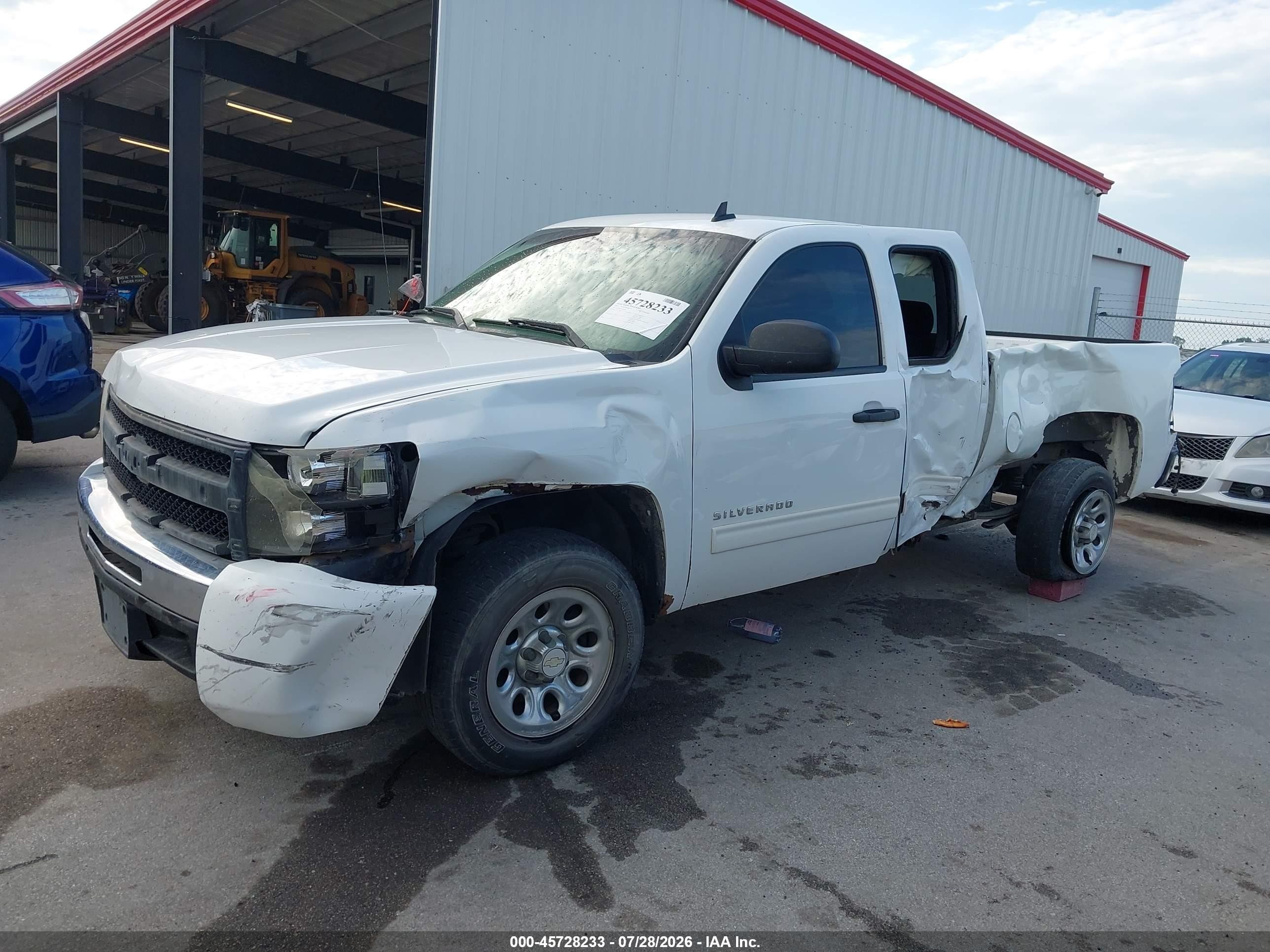 2011 Chevrolet Silverado 1500 Ls White vin: 1GCRCREA5BZ320658