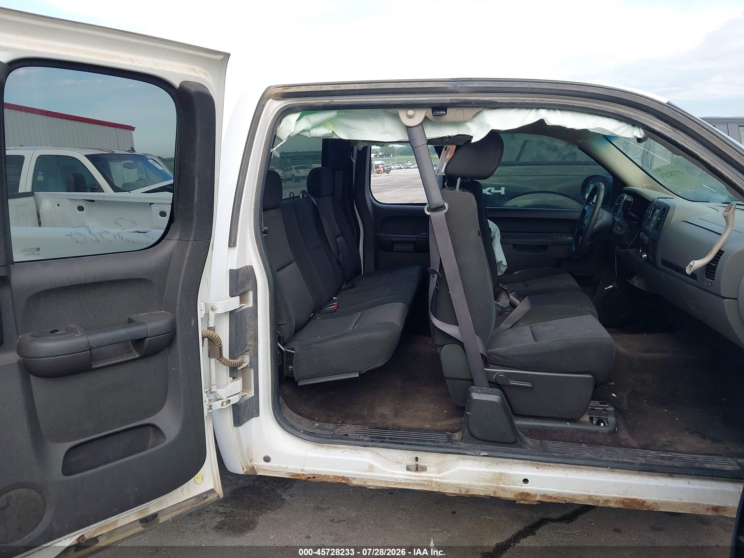 2011 Chevrolet Silverado 1500 Ls White vin: 1GCRCREA5BZ320658