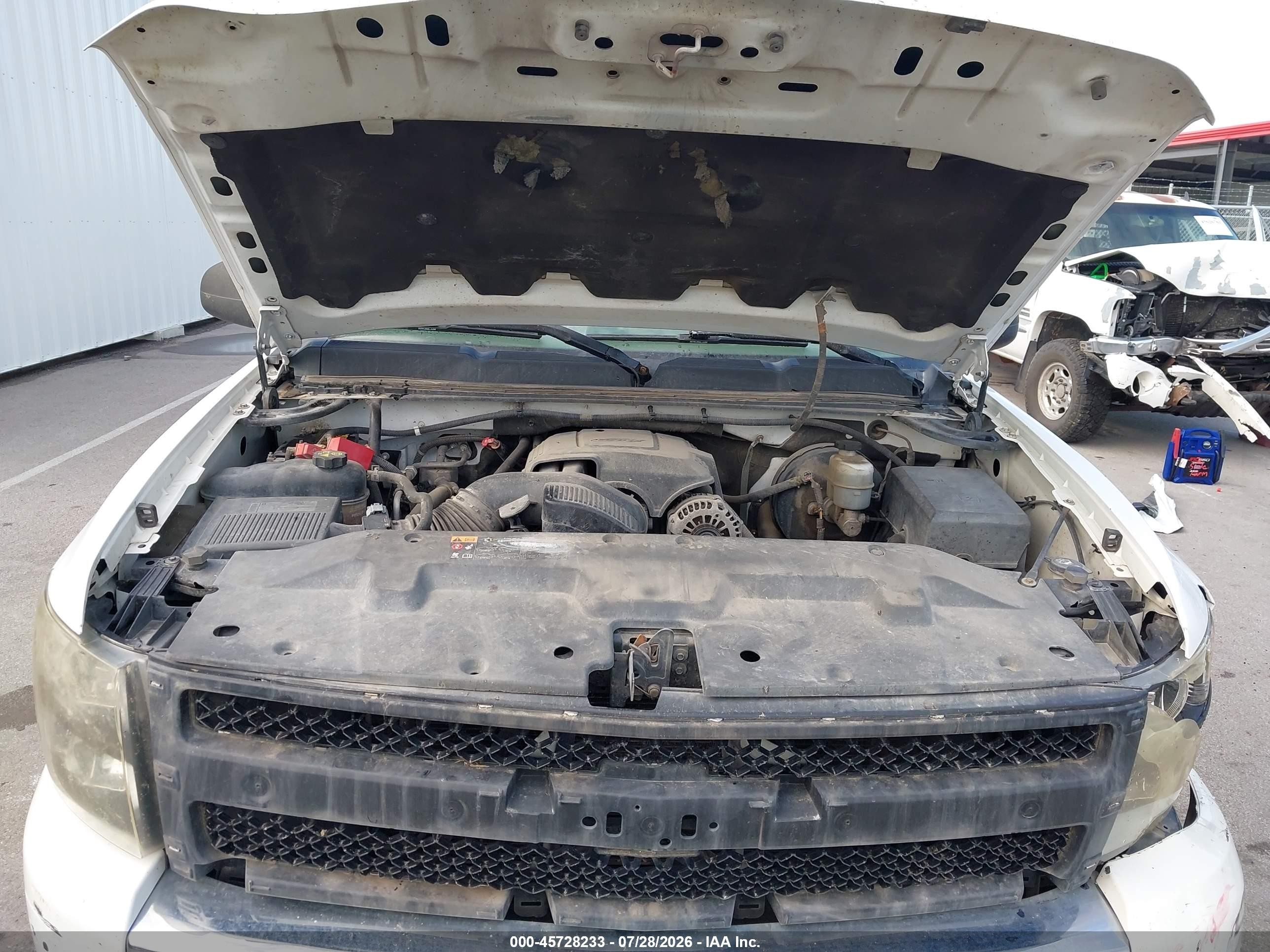 2011 Chevrolet Silverado 1500 Ls White vin: 1GCRCREA5BZ320658