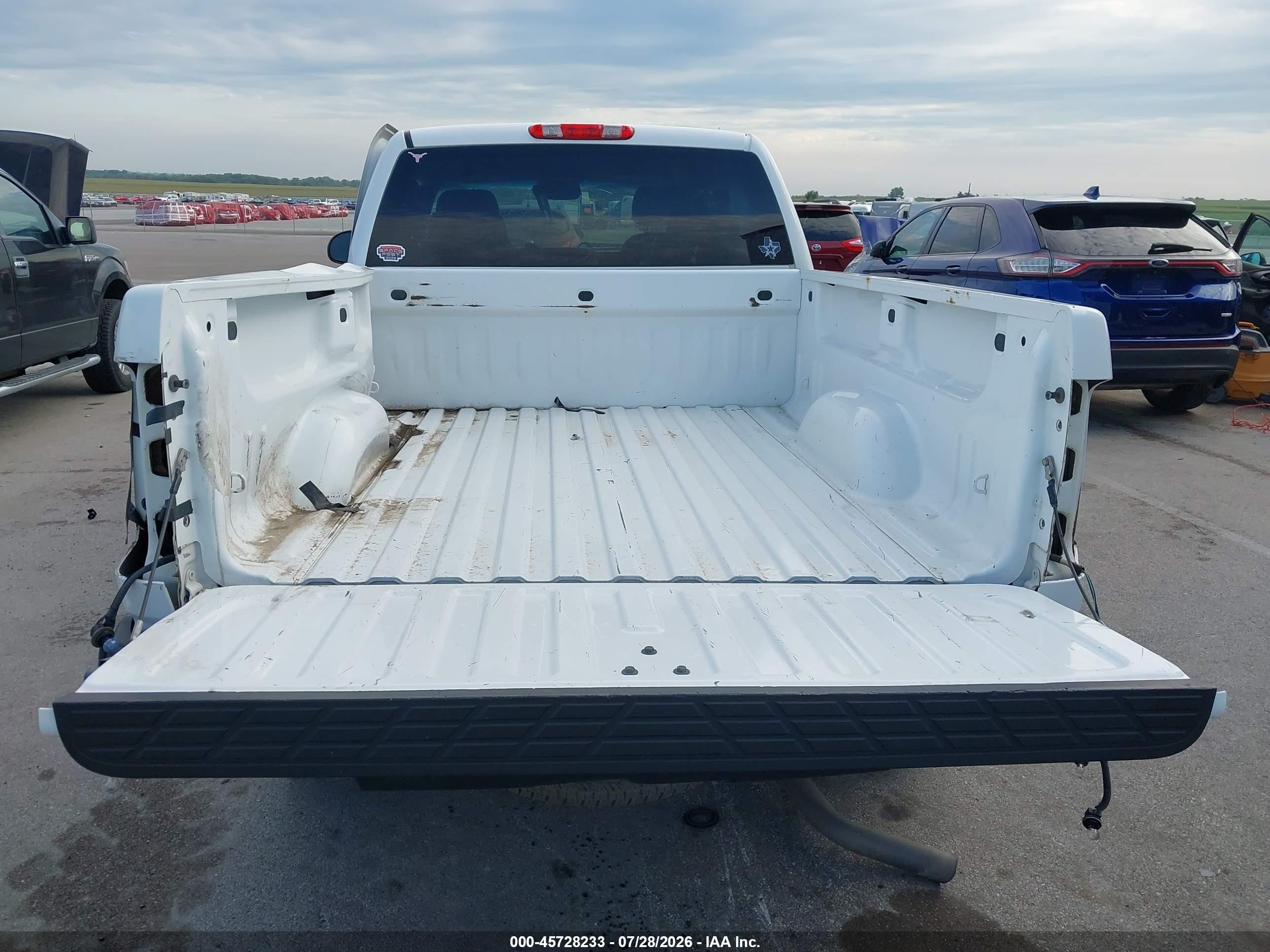 2011 Chevrolet Silverado 1500 Ls White vin: 1GCRCREA5BZ320658
