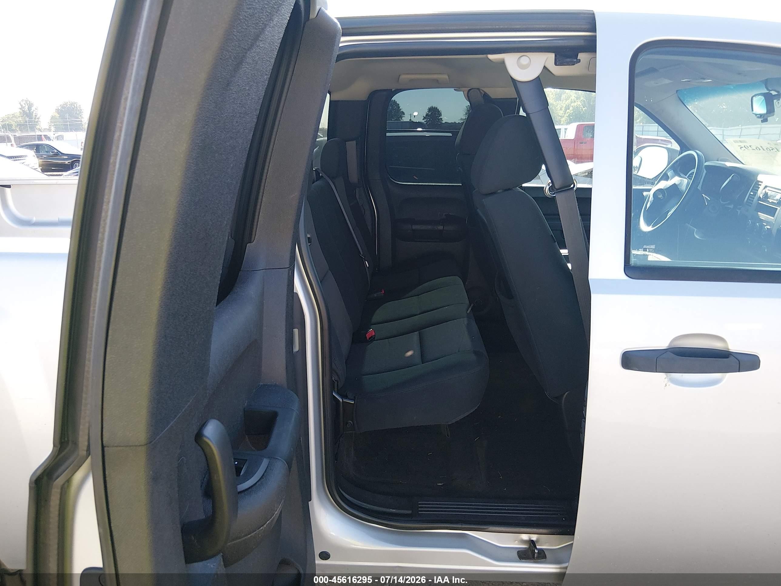 2011 Chevrolet Silverado 1500 Ls Silver vin: 1GCRCREA5BZ428102