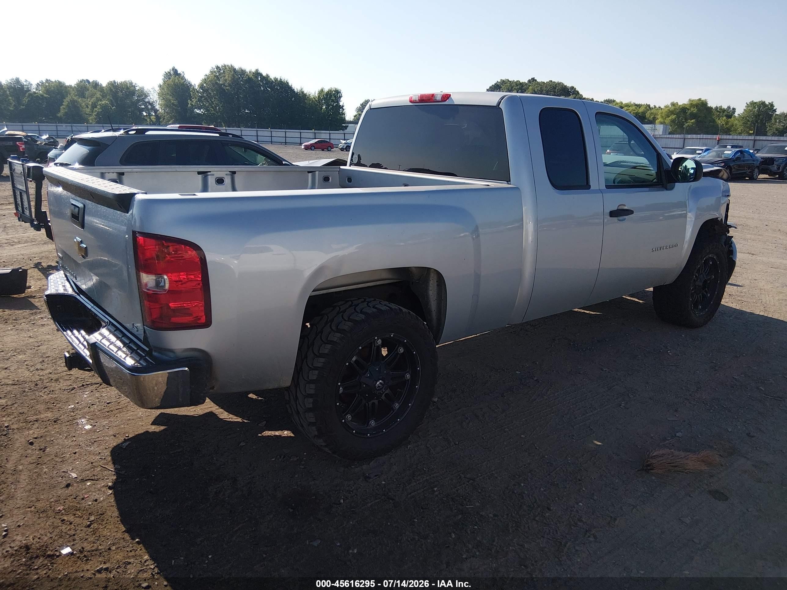 2011 Chevrolet Silverado 1500 Ls Silver vin: 1GCRCREA5BZ428102