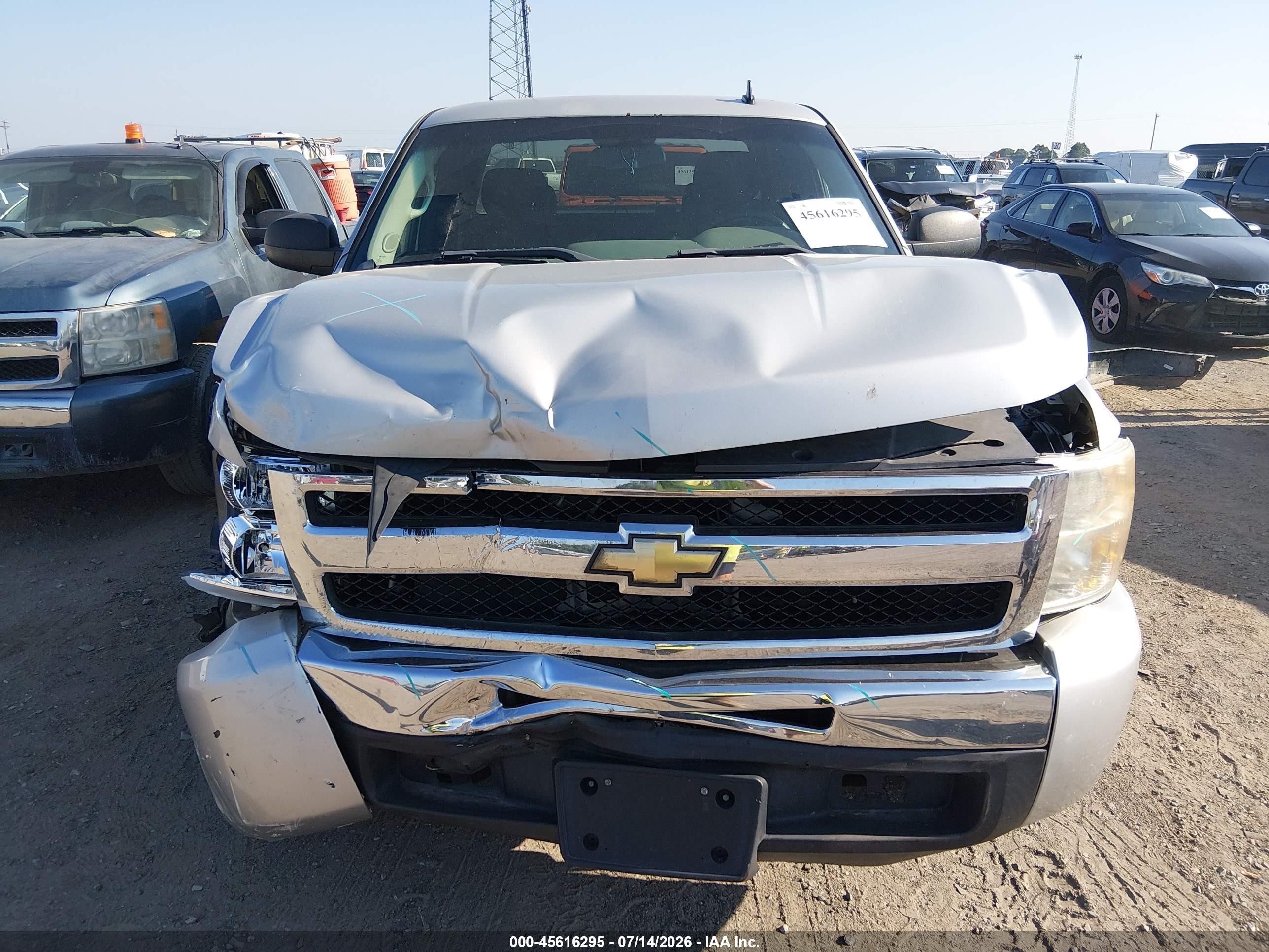 2011 Chevrolet Silverado 1500 Ls Silver vin: 1GCRCREA5BZ428102