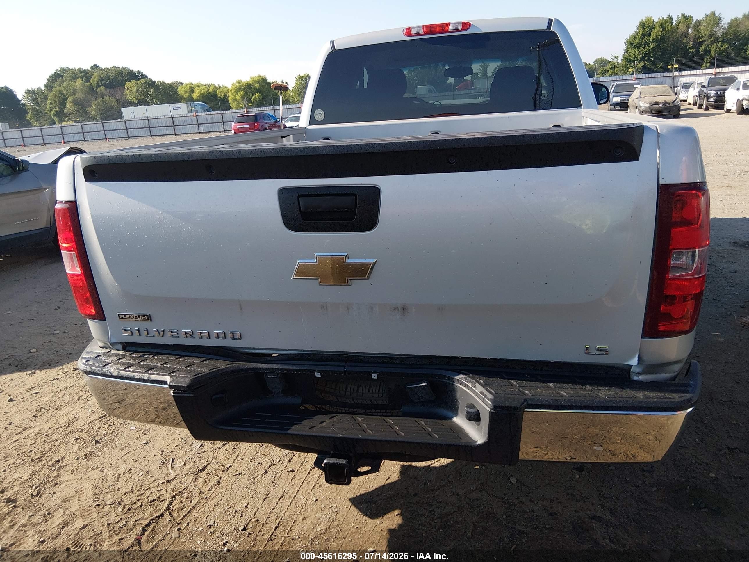 2011 Chevrolet Silverado 1500 Ls Silver vin: 1GCRCREA5BZ428102