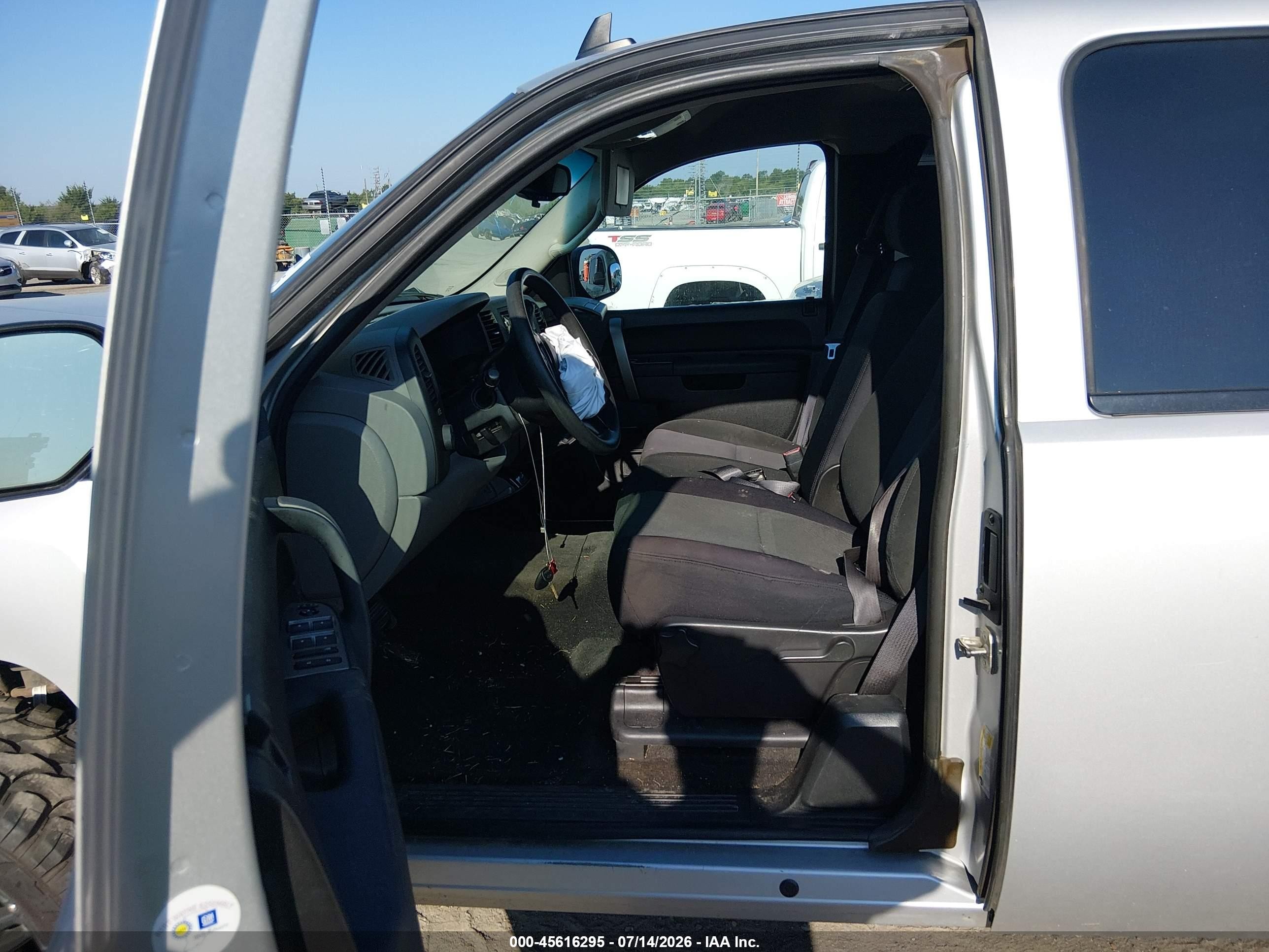 2011 Chevrolet Silverado 1500 Ls Silver vin: 1GCRCREA5BZ428102