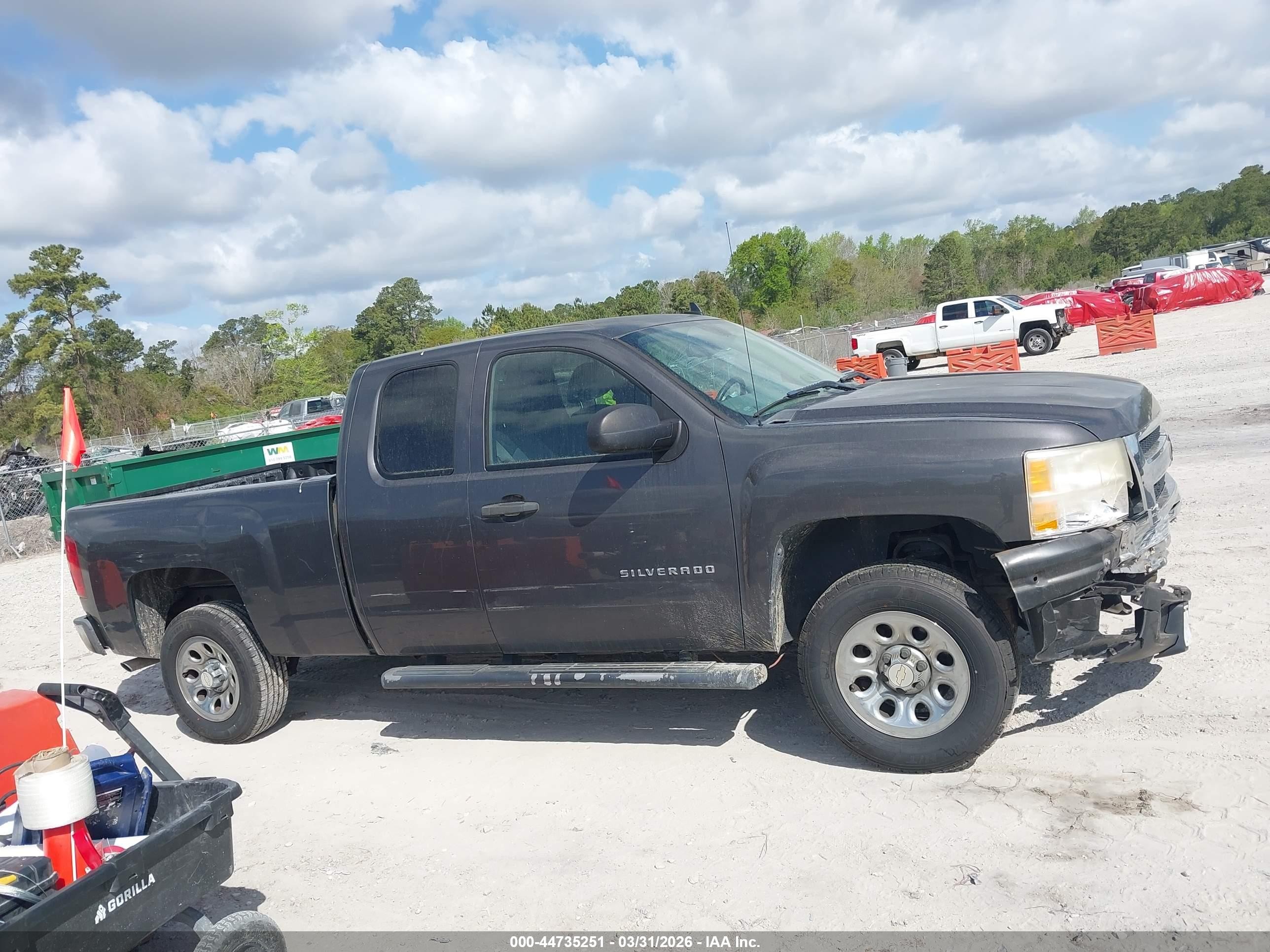 2011 Chevrolet Silverado 1500 Ls Серый vin: 1GCRCREA6BZ282681
