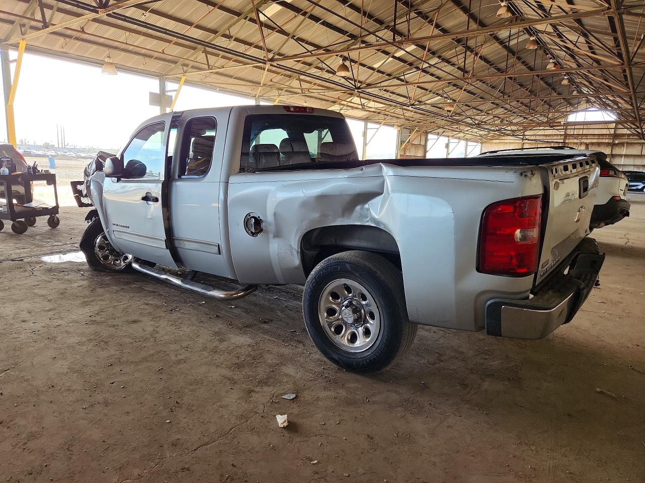 2011 Chevrolet Silverado C1500 Ls Silver vin: 1GCRCREA7BZ125287