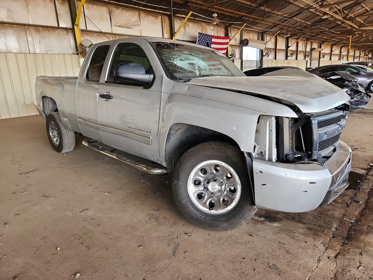 2011 Chevrolet Silverado C1500 Ls Silver vin: 1GCRCREA7BZ125287