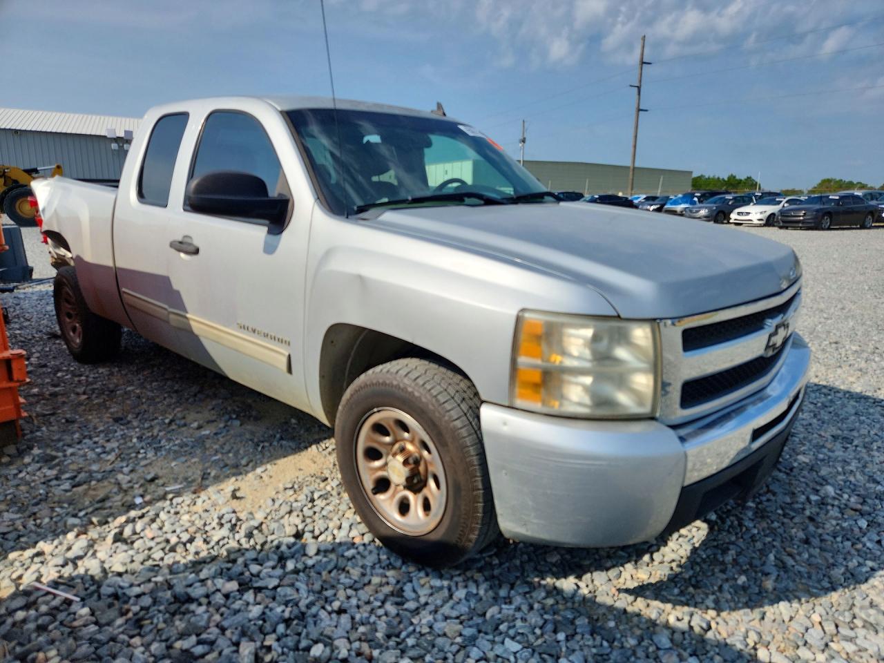 2011 Chevrolet Silverado C1500 Ls Silver vin: 1GCRCREA7BZ399279