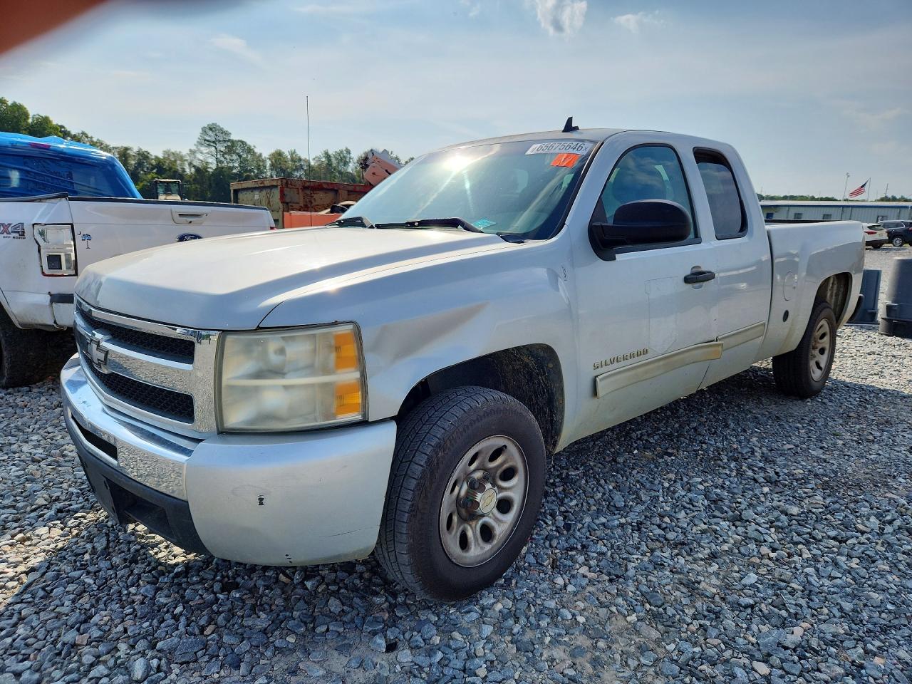 2011 Chevrolet Silverado C1500 Ls Silver vin: 1GCRCREA7BZ399279