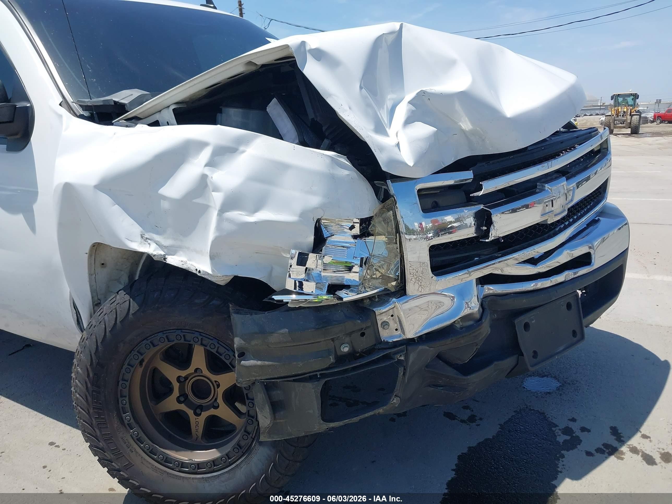 2011 Chevrolet Silverado 1500 Ls White vin: 1GCRCREA8BZ177365