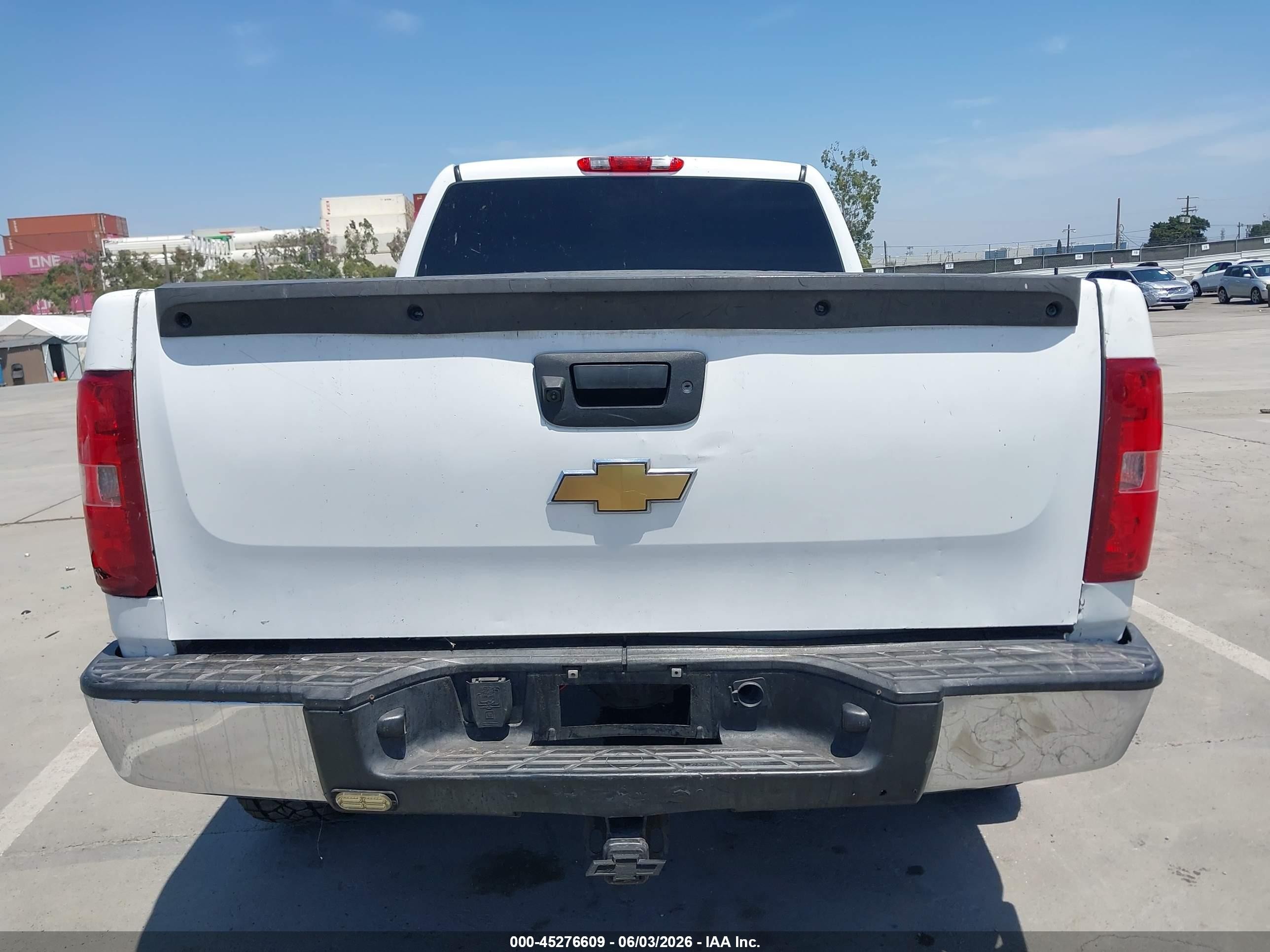 2011 Chevrolet Silverado 1500 Ls White vin: 1GCRCREA8BZ177365