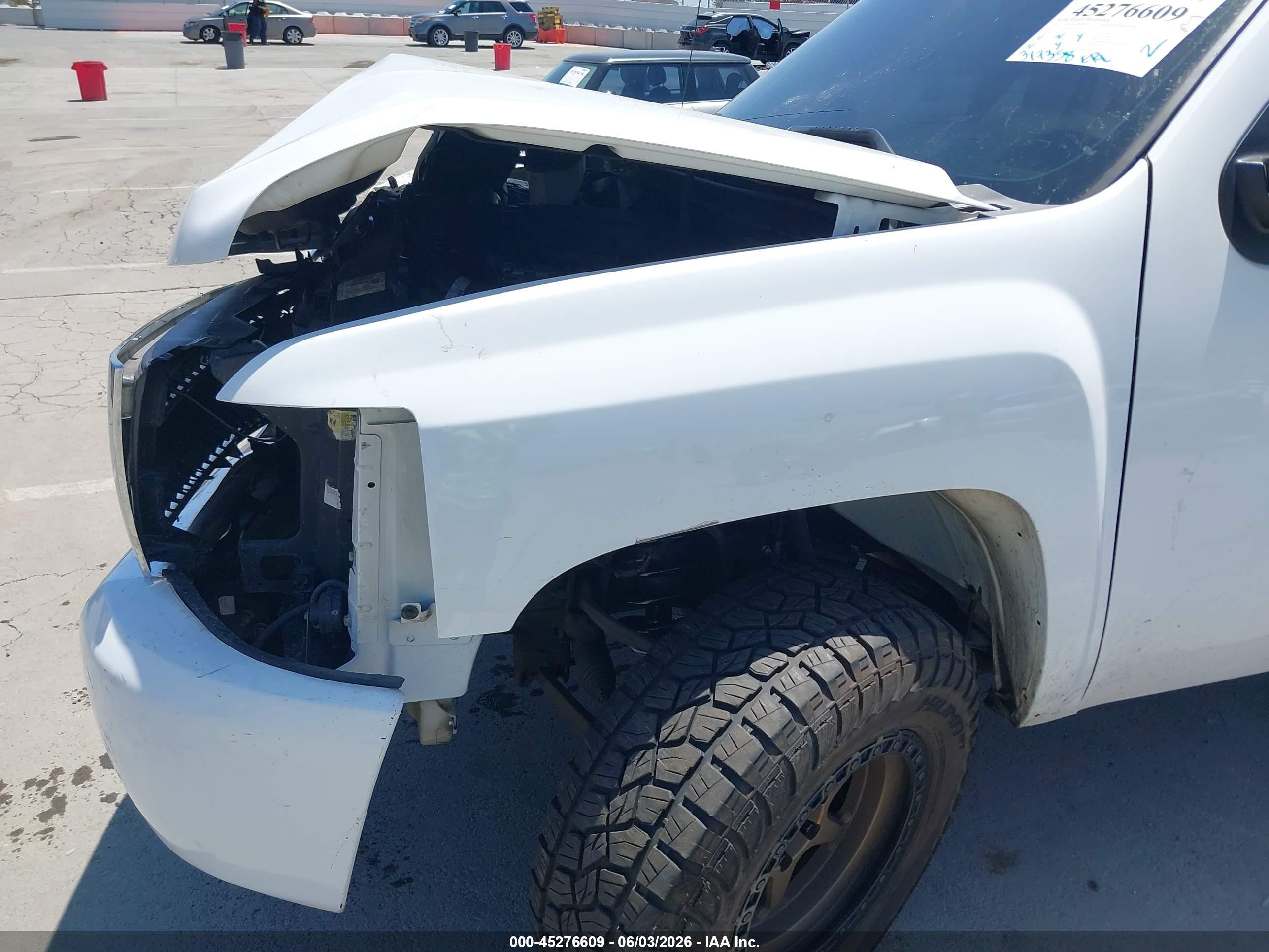 2011 Chevrolet Silverado 1500 Ls White vin: 1GCRCREA8BZ177365