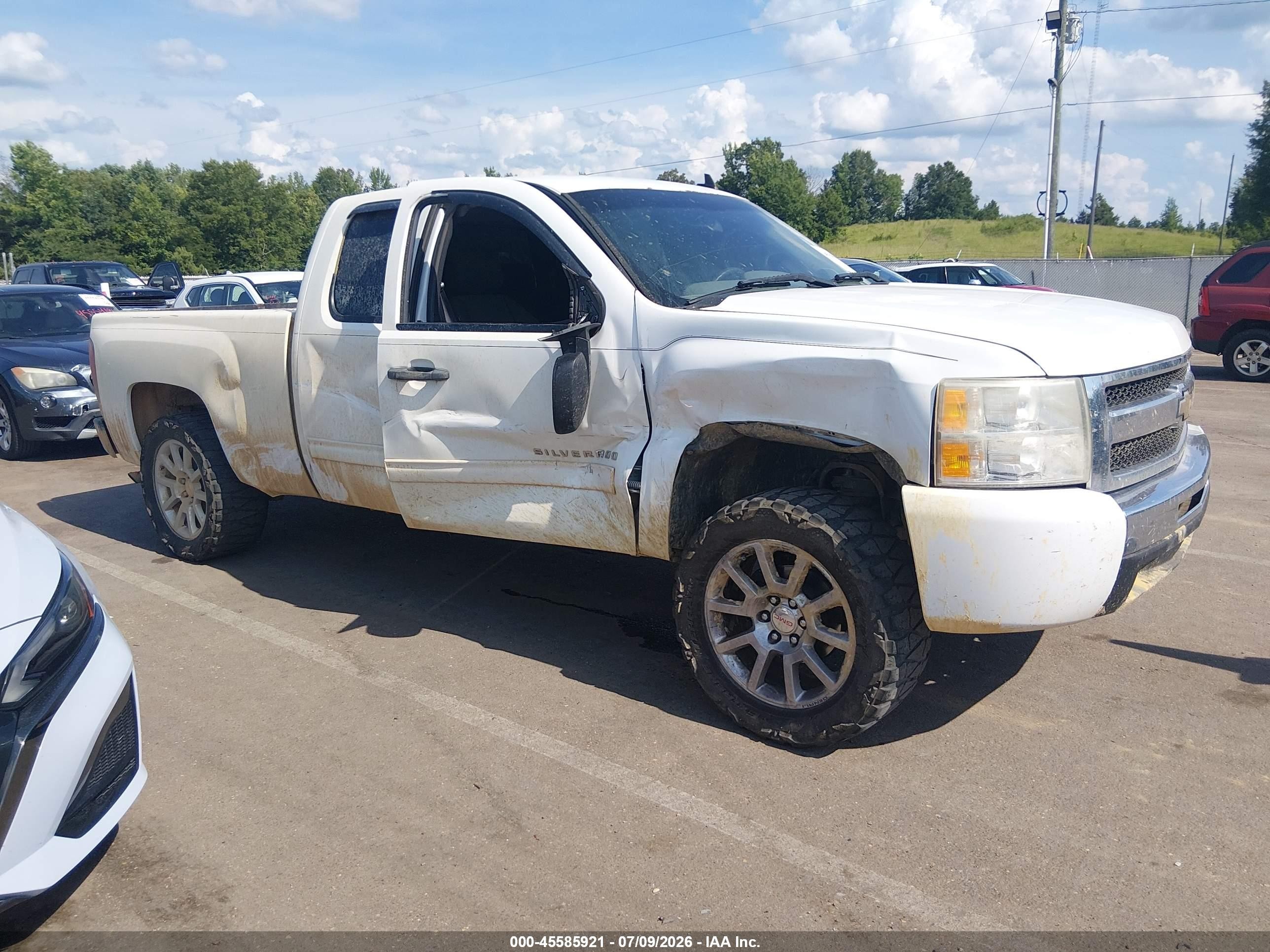 2011 Chevrolet Silverado 1500 Ls White vin: 1GCRCREA9BZ432606
