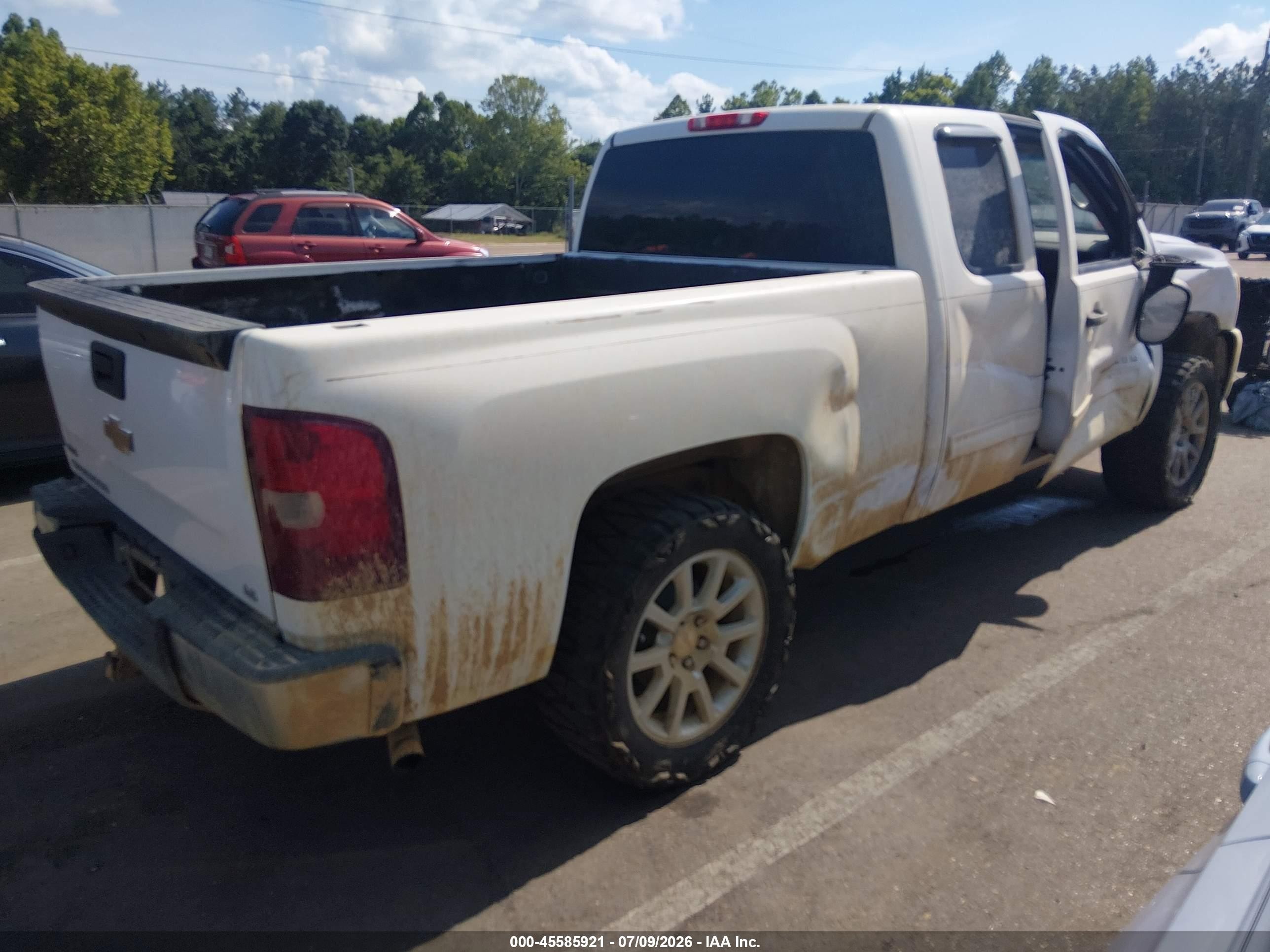 2011 Chevrolet Silverado 1500 Ls White vin: 1GCRCREA9BZ432606
