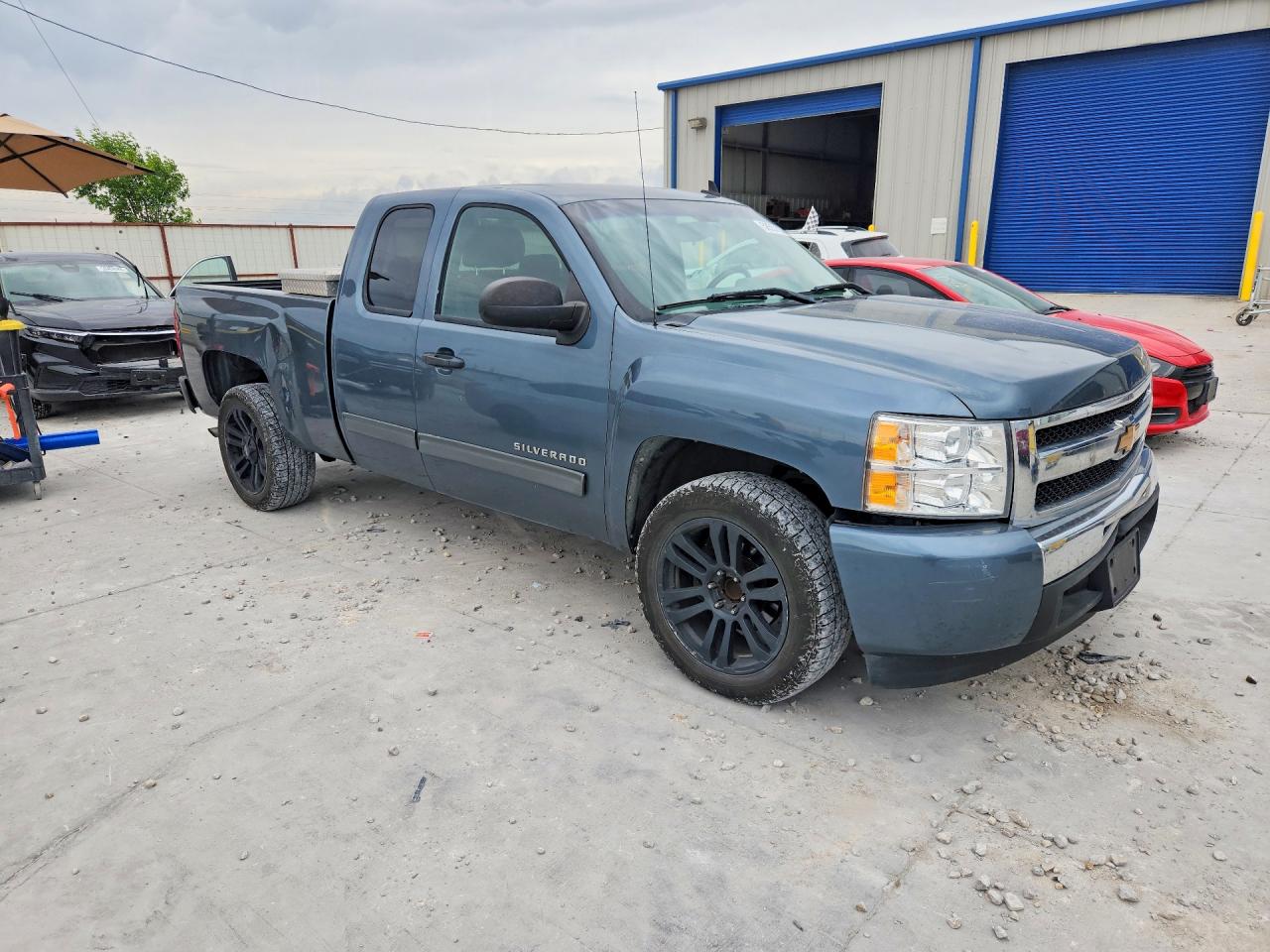 2011 Chevrolet Silverado C1500 Ls Blue vin: 1GCRCREA9BZ455867